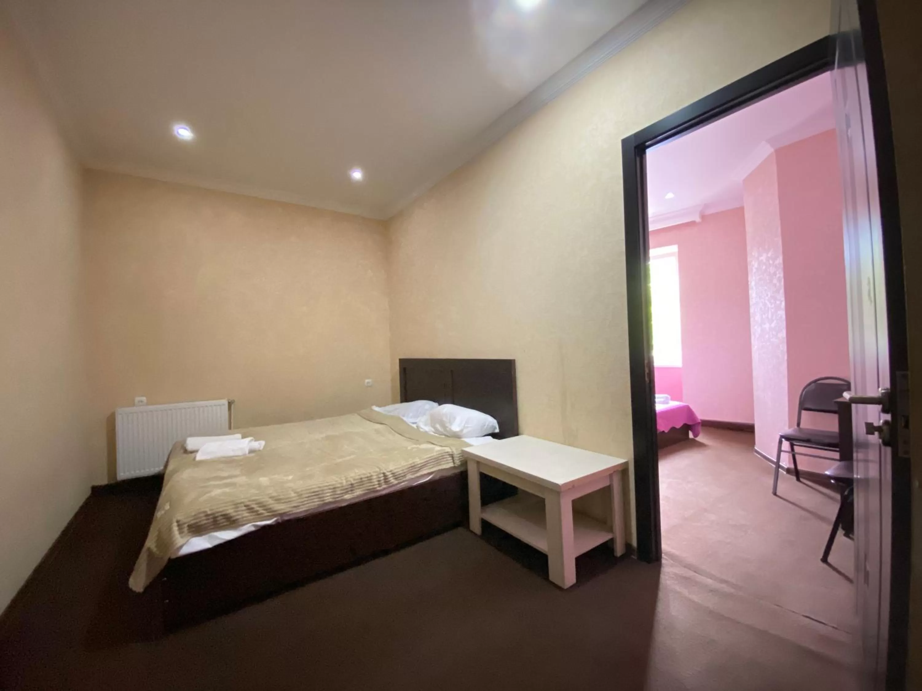 Bed in Hotel Shalimar