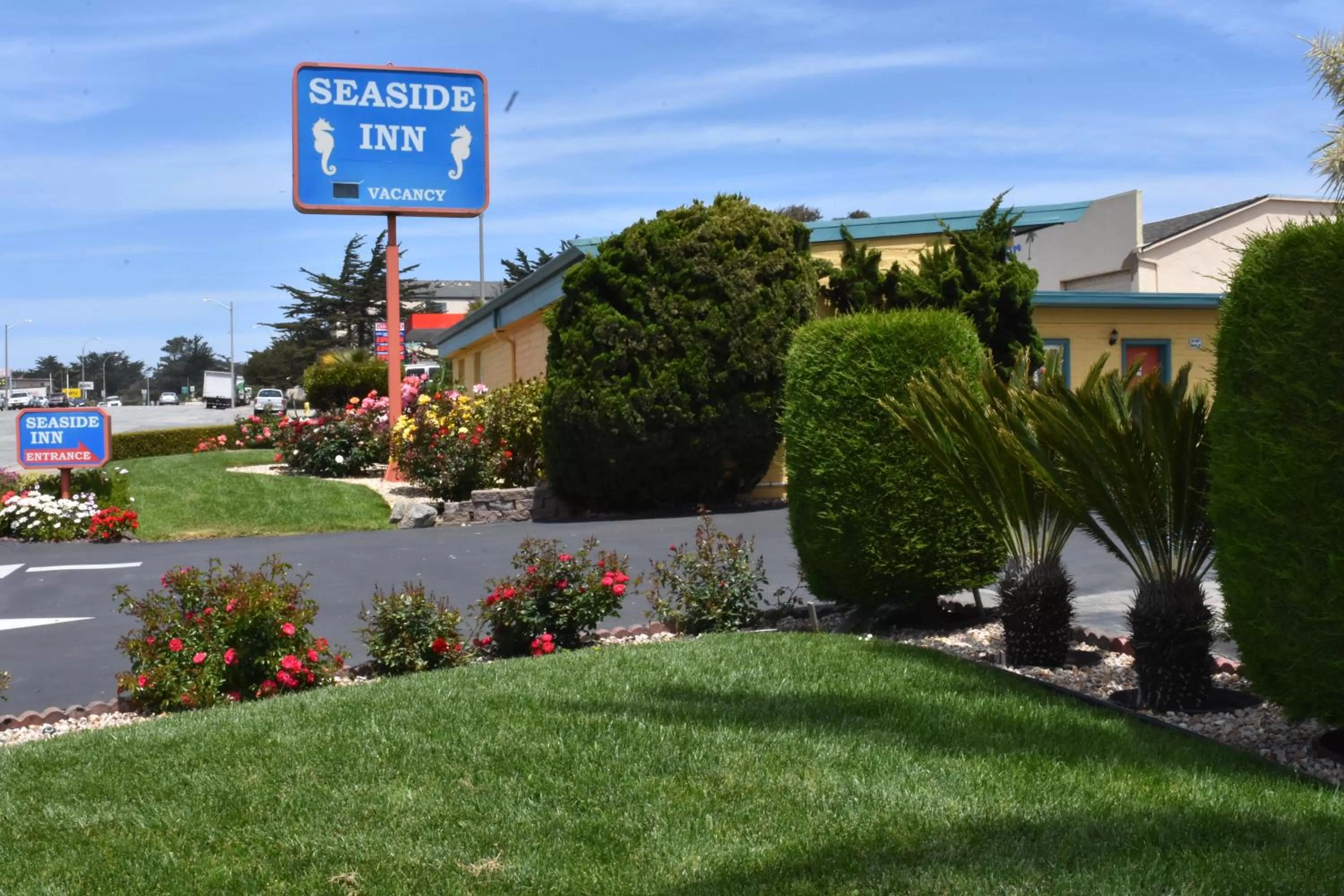 Facade/entrance in Seaside Inn Monterey