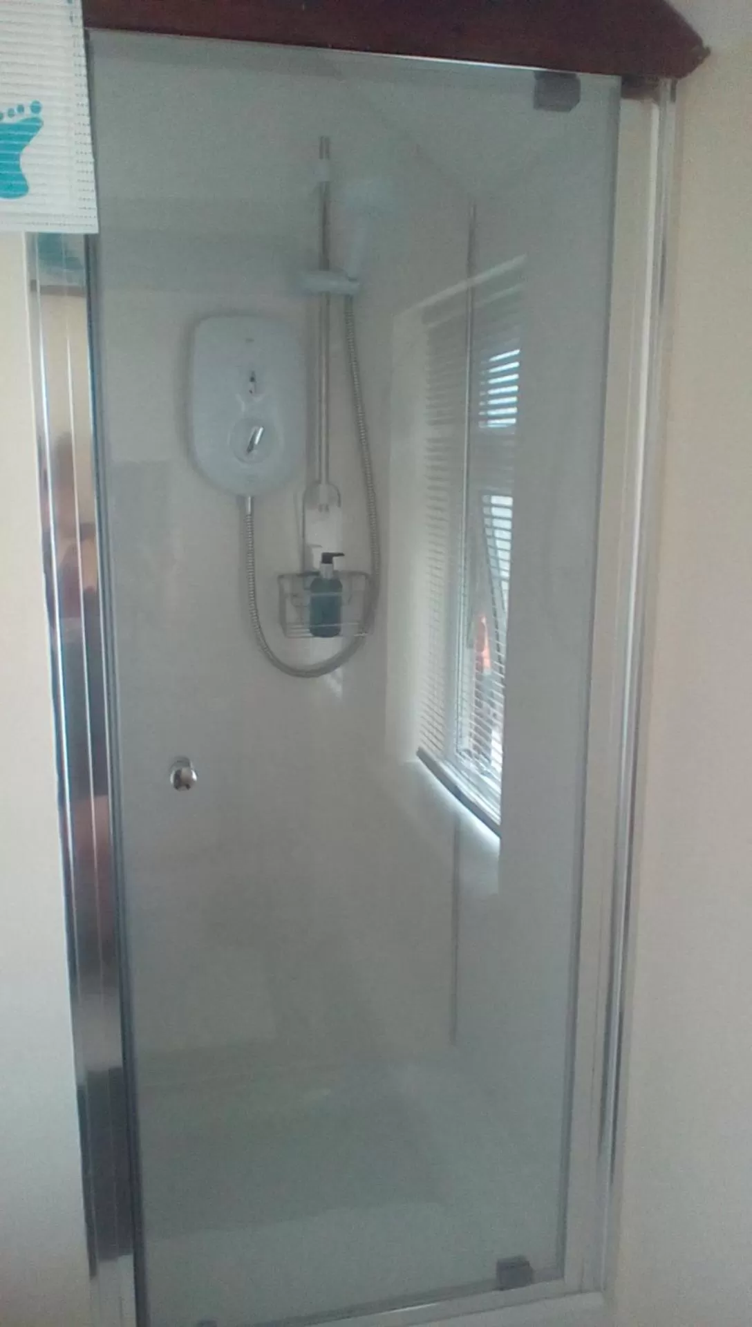 Shower in The Lincolnshire Poacher Inn