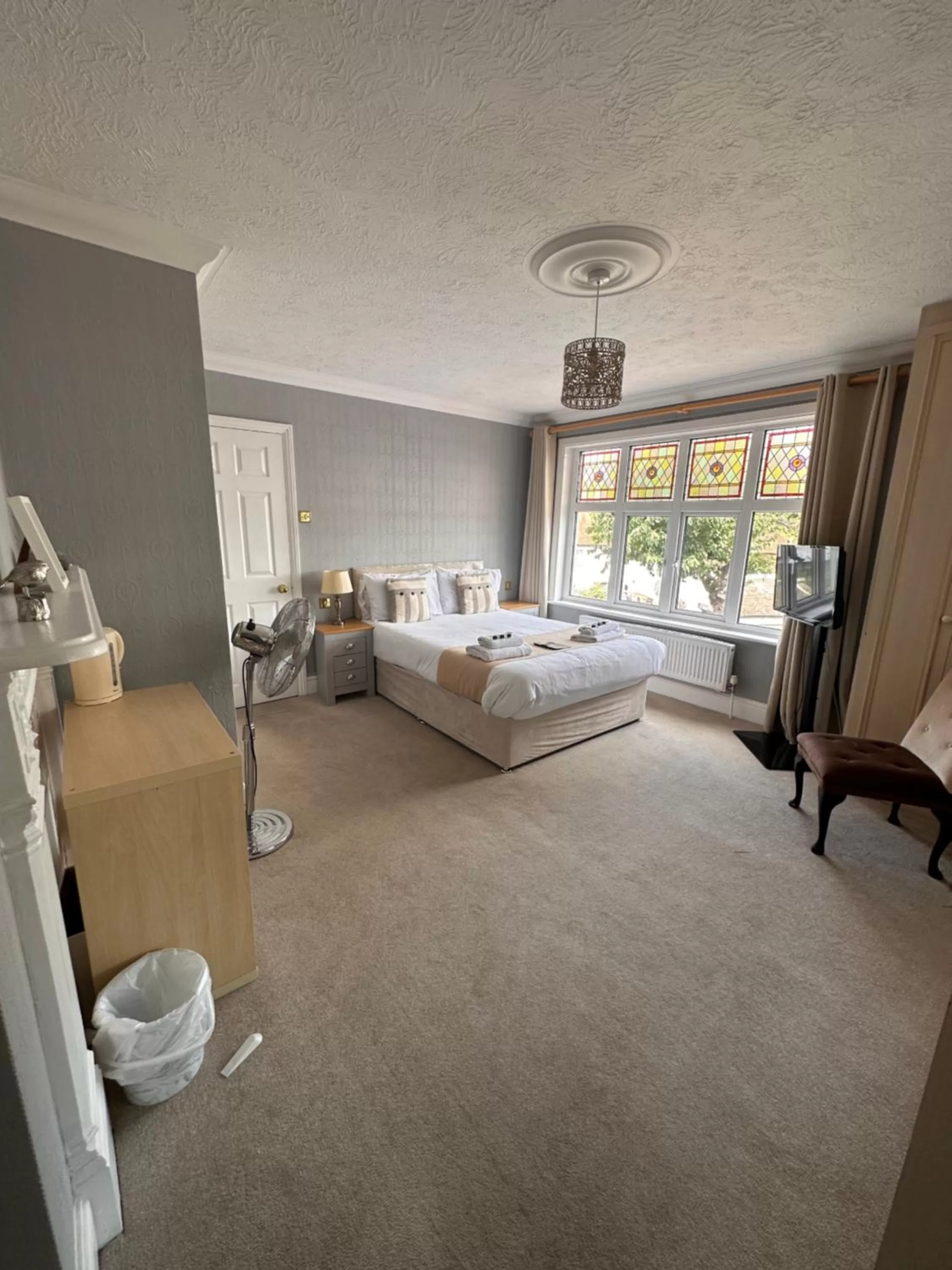 Bed in The Six Bells