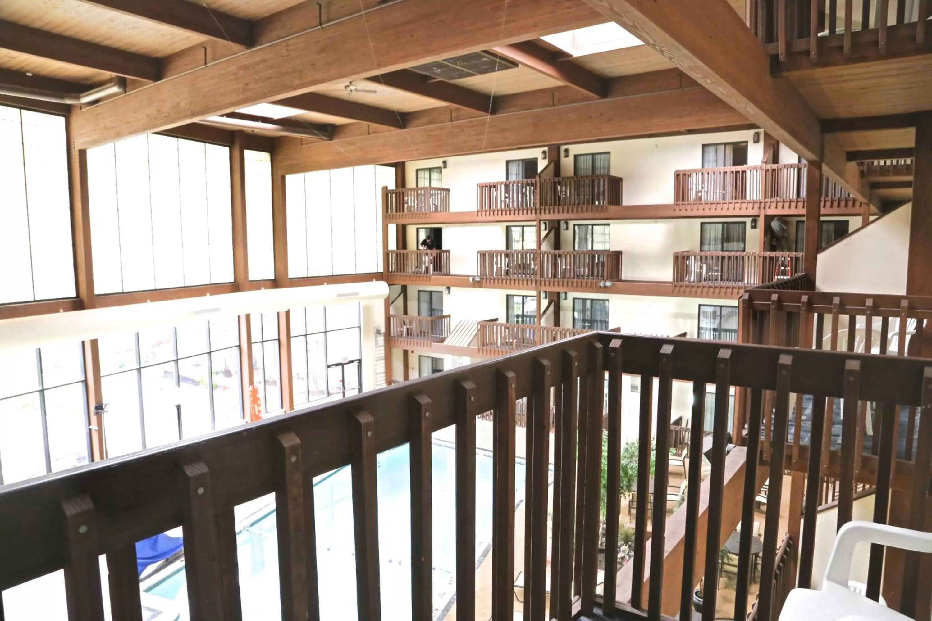 Pool view in Hotel 1620 Plymouth Harbor