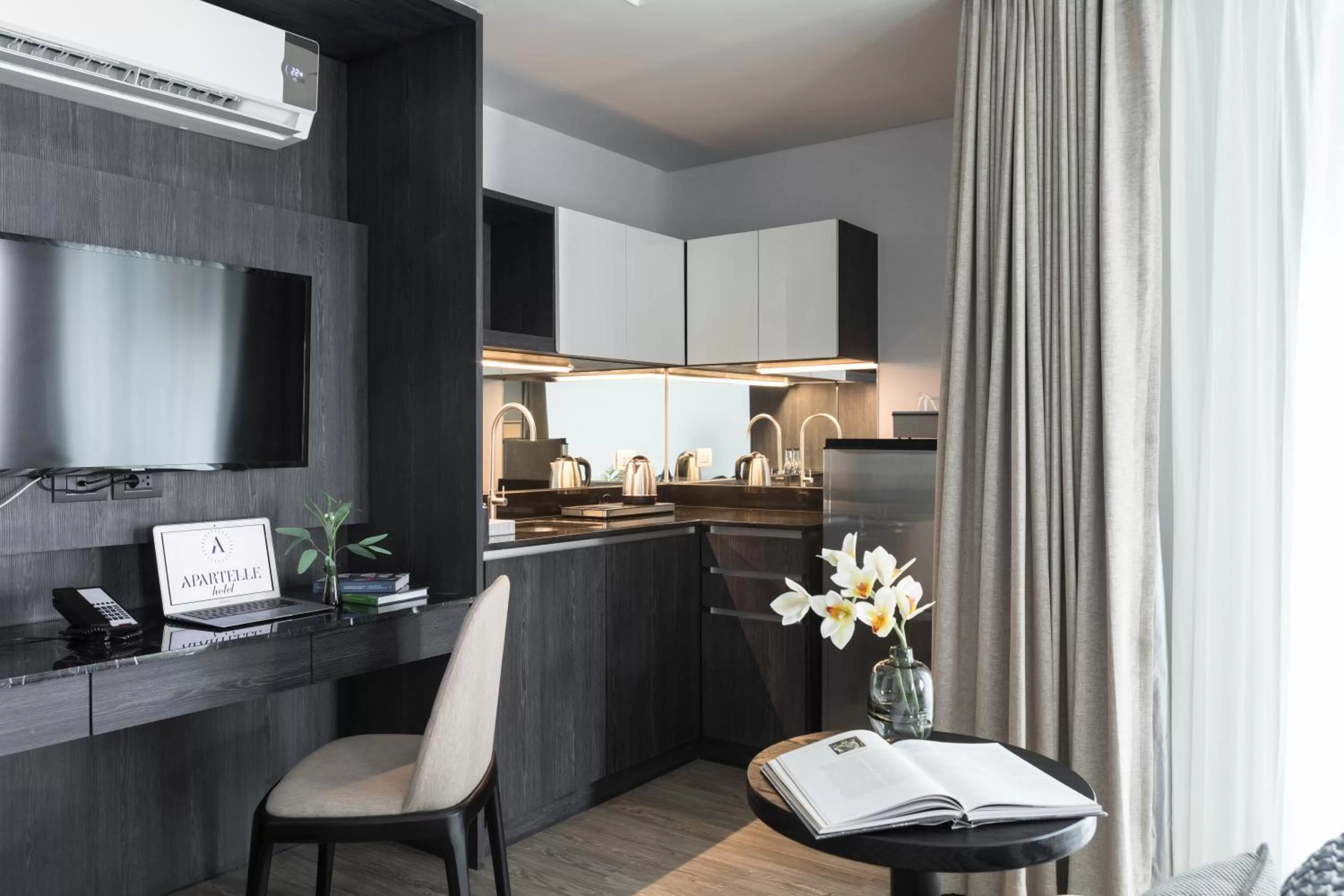 TV and multimedia in Apartelle Jatujak Hotel