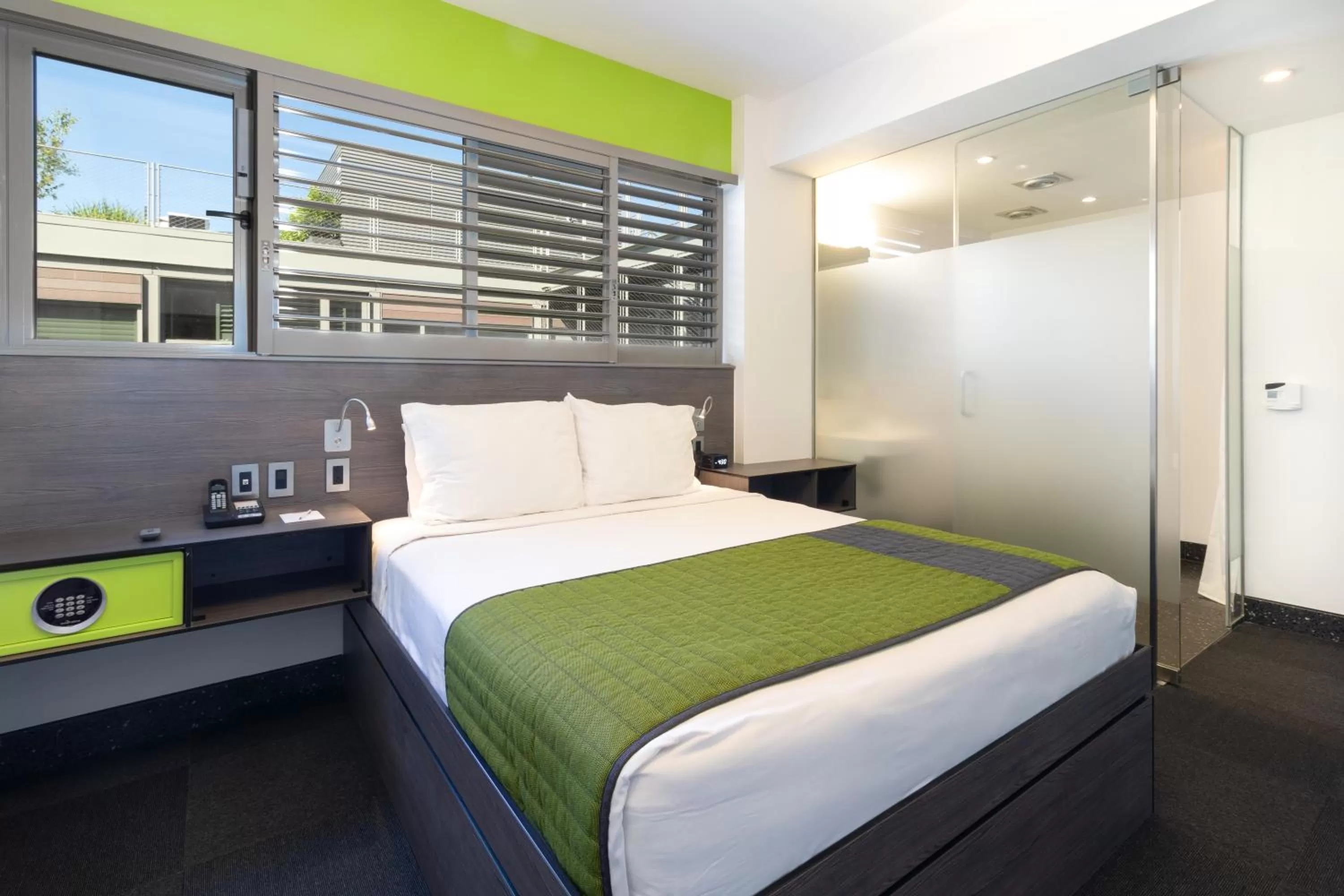 Bedroom, Bed in Pod Brooklyn