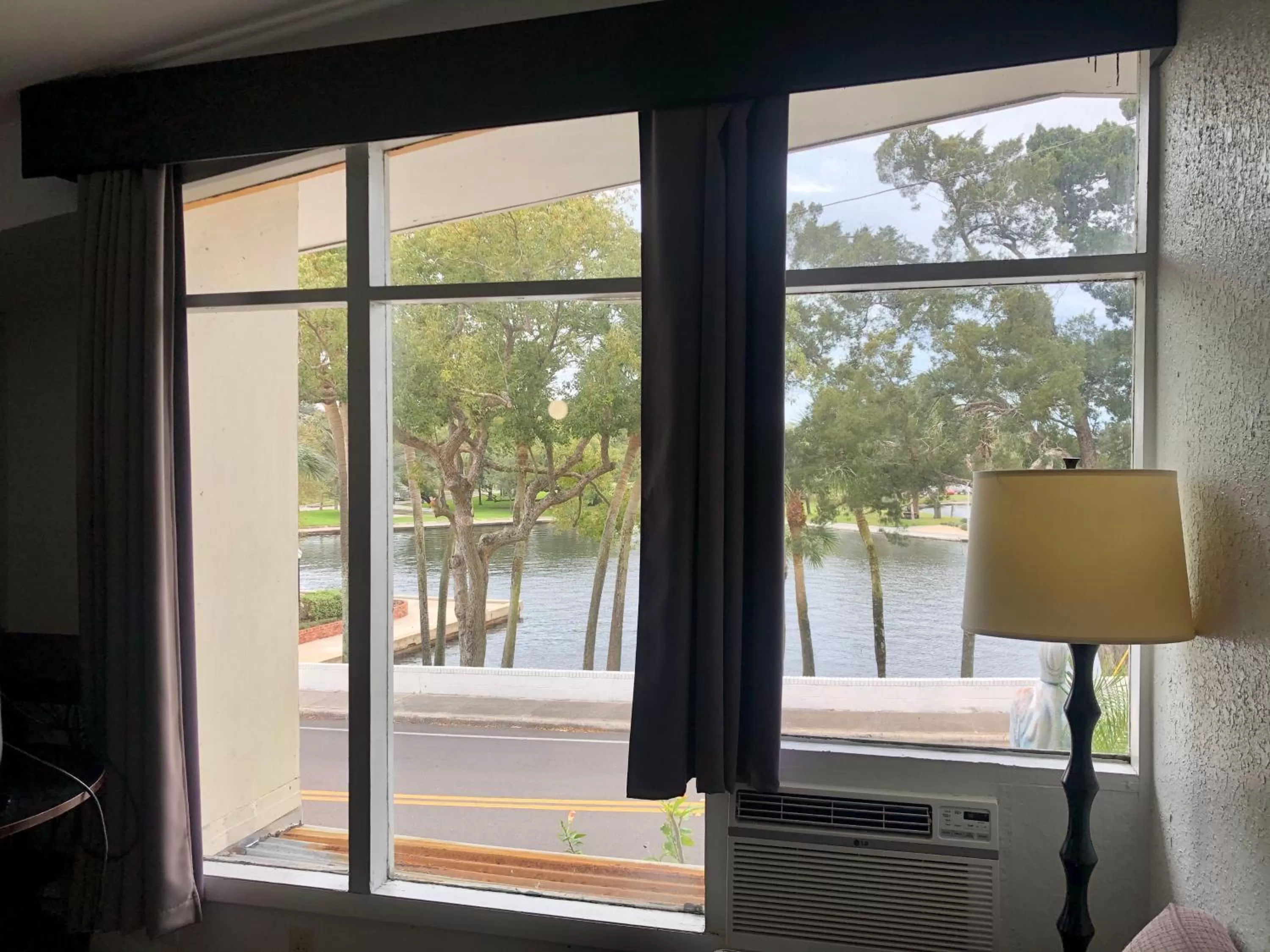 Lake view in Tarpon Inn