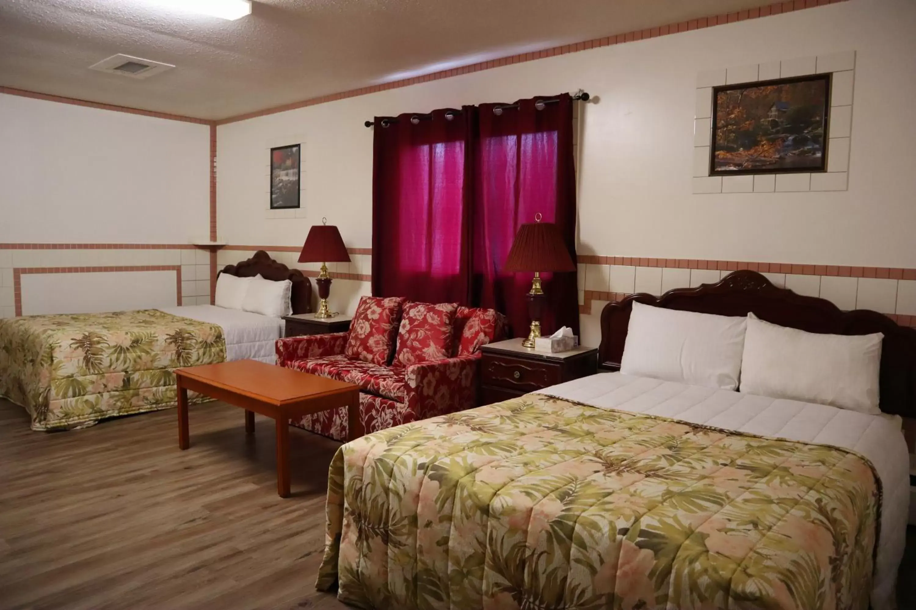 Family Suite - single occupancy in Vista Motel Family Suite - single occupancy in Vista Motel