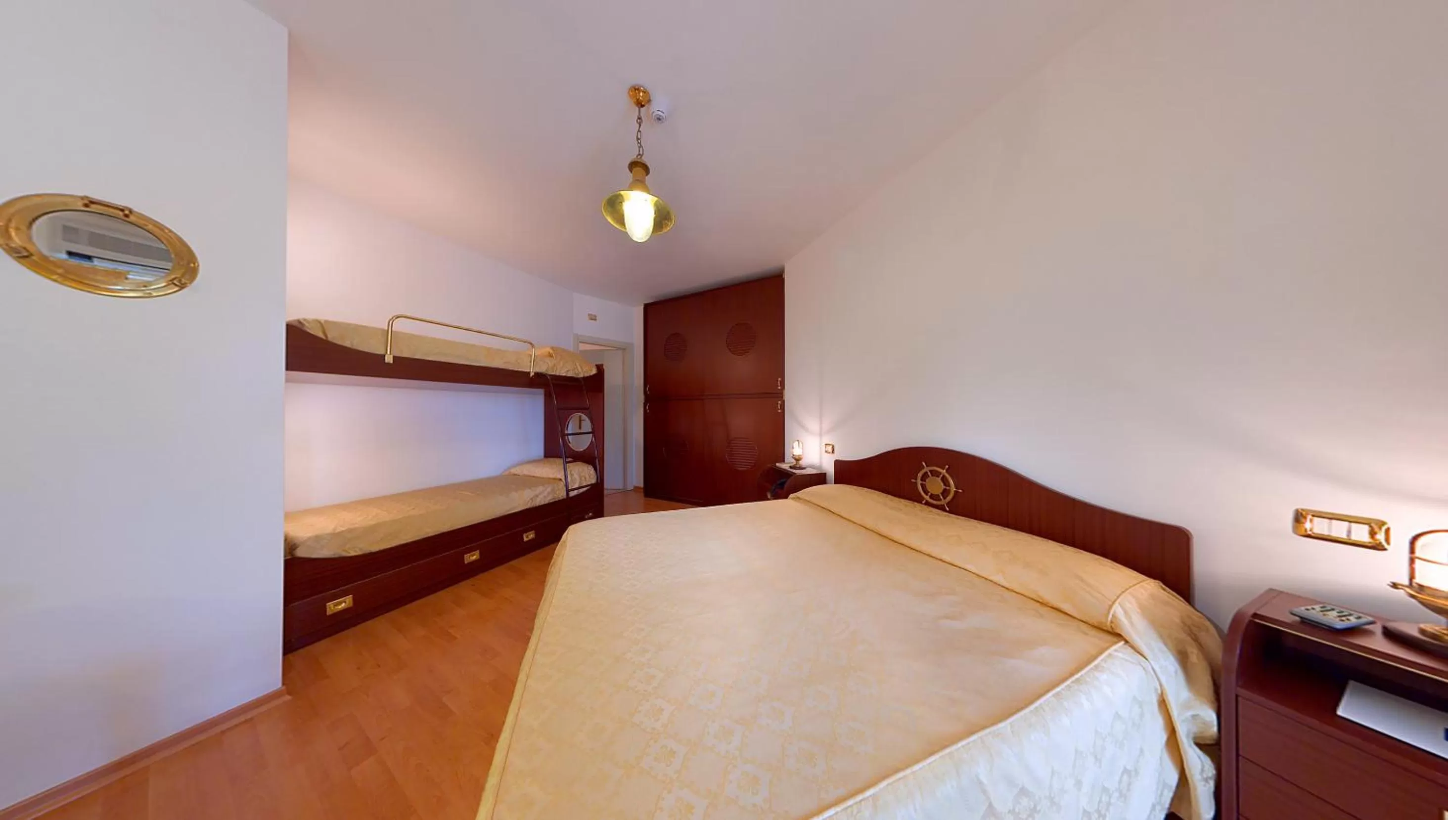 Bed in Hotel Le Cave