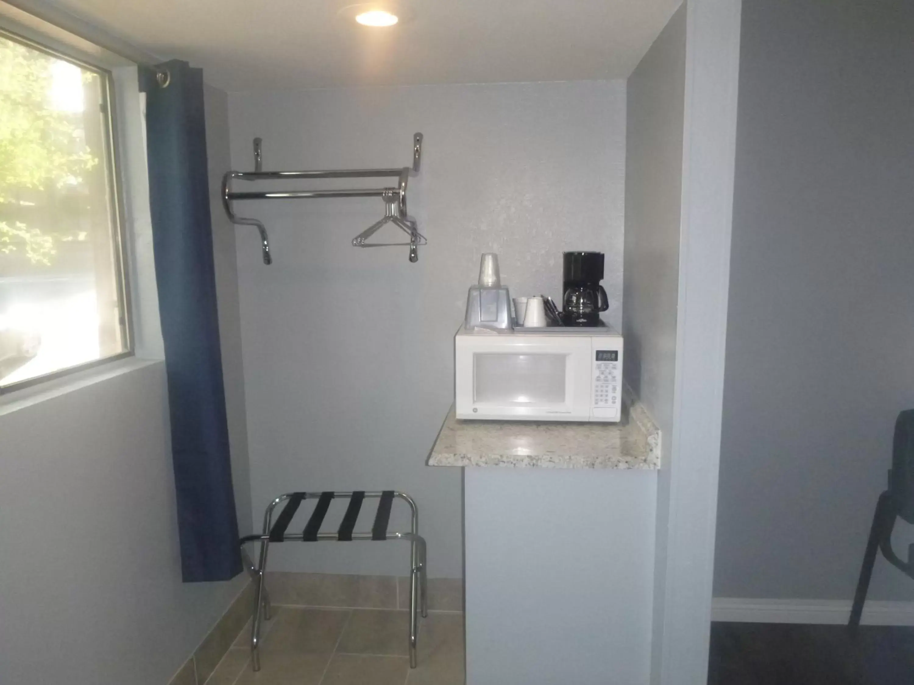 Deluxe Queen Room in Sierra Inn Deluxe Queen Room in Sierra Inn