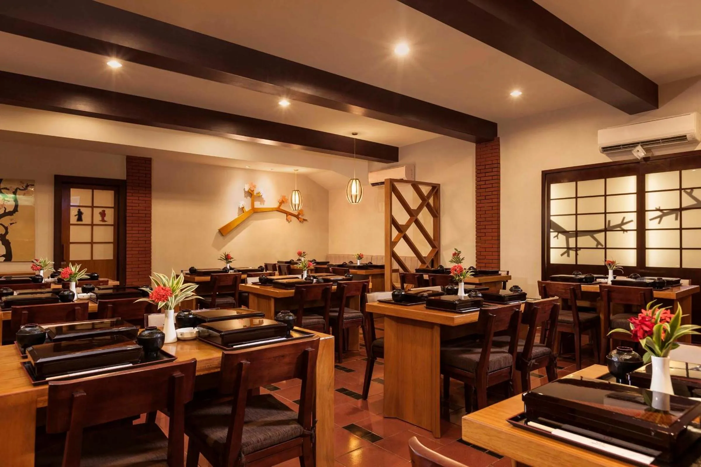 Restaurant/places to eat in Prime Plaza Hotel Purwakarta