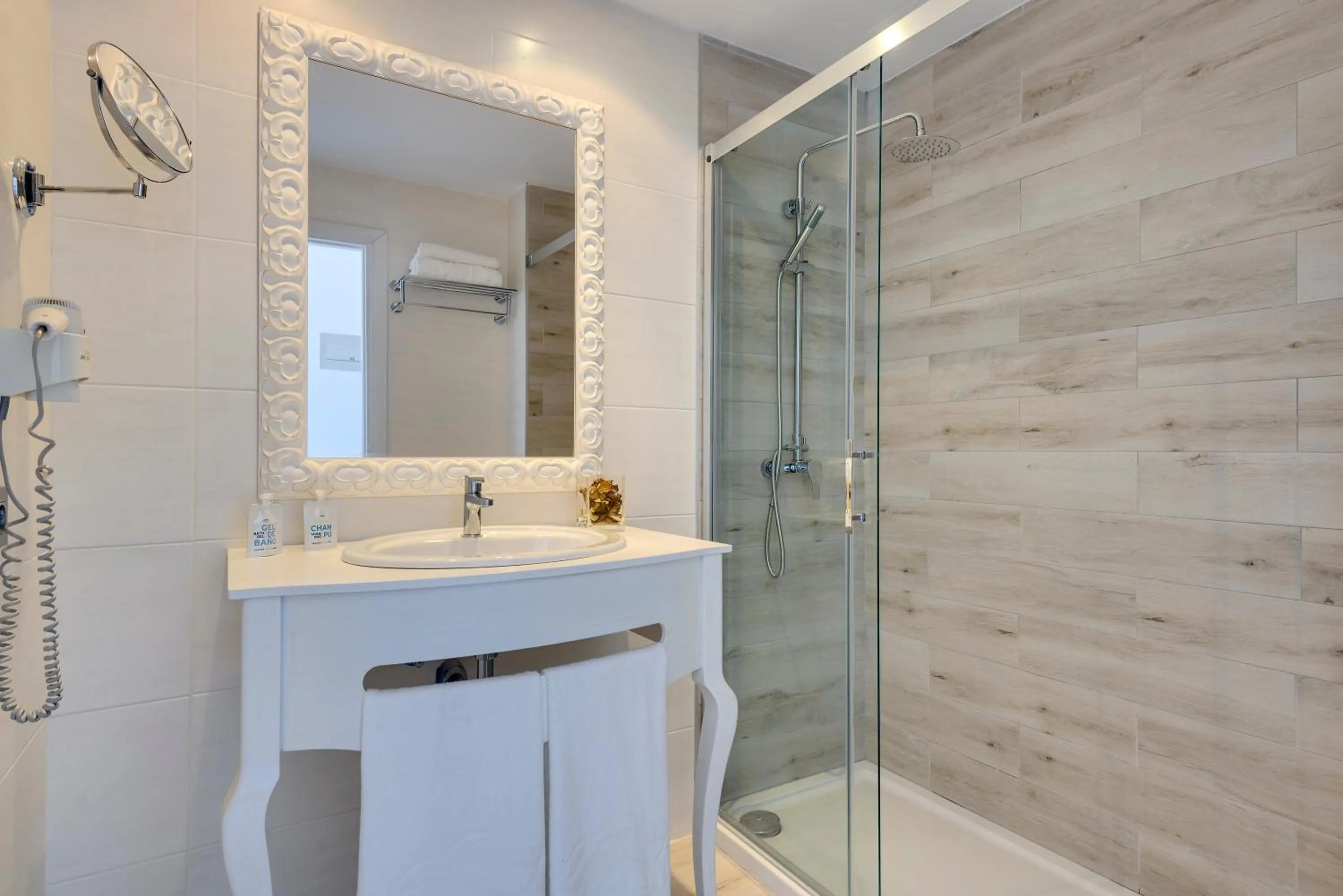 Bathroom in Cala Millor Garden Hotel - Adults Only