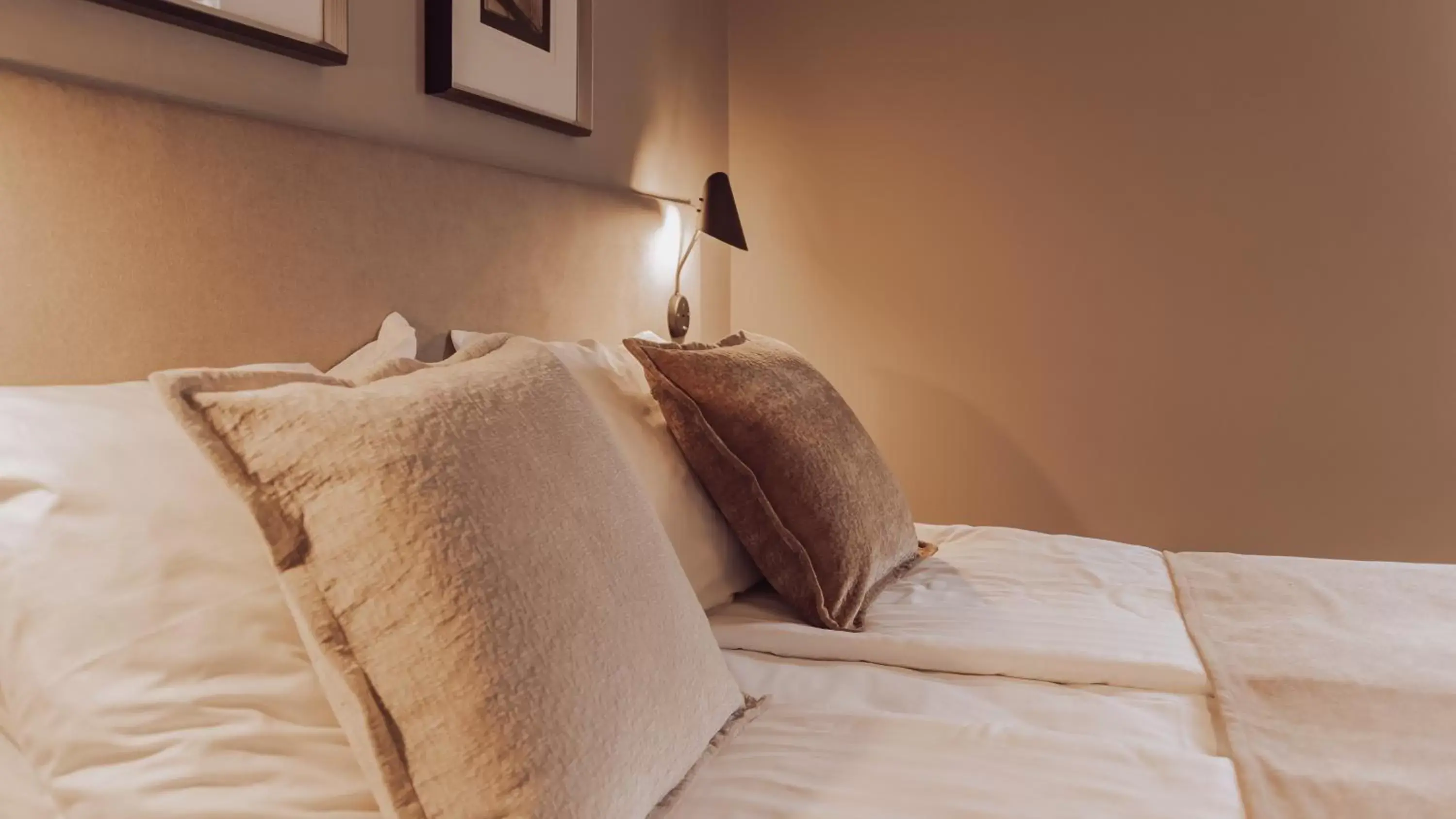 Deluxe Double Room in Clarion Collection Hotel Odin Deluxe Double Room in Clarion Collection Hotel Odin