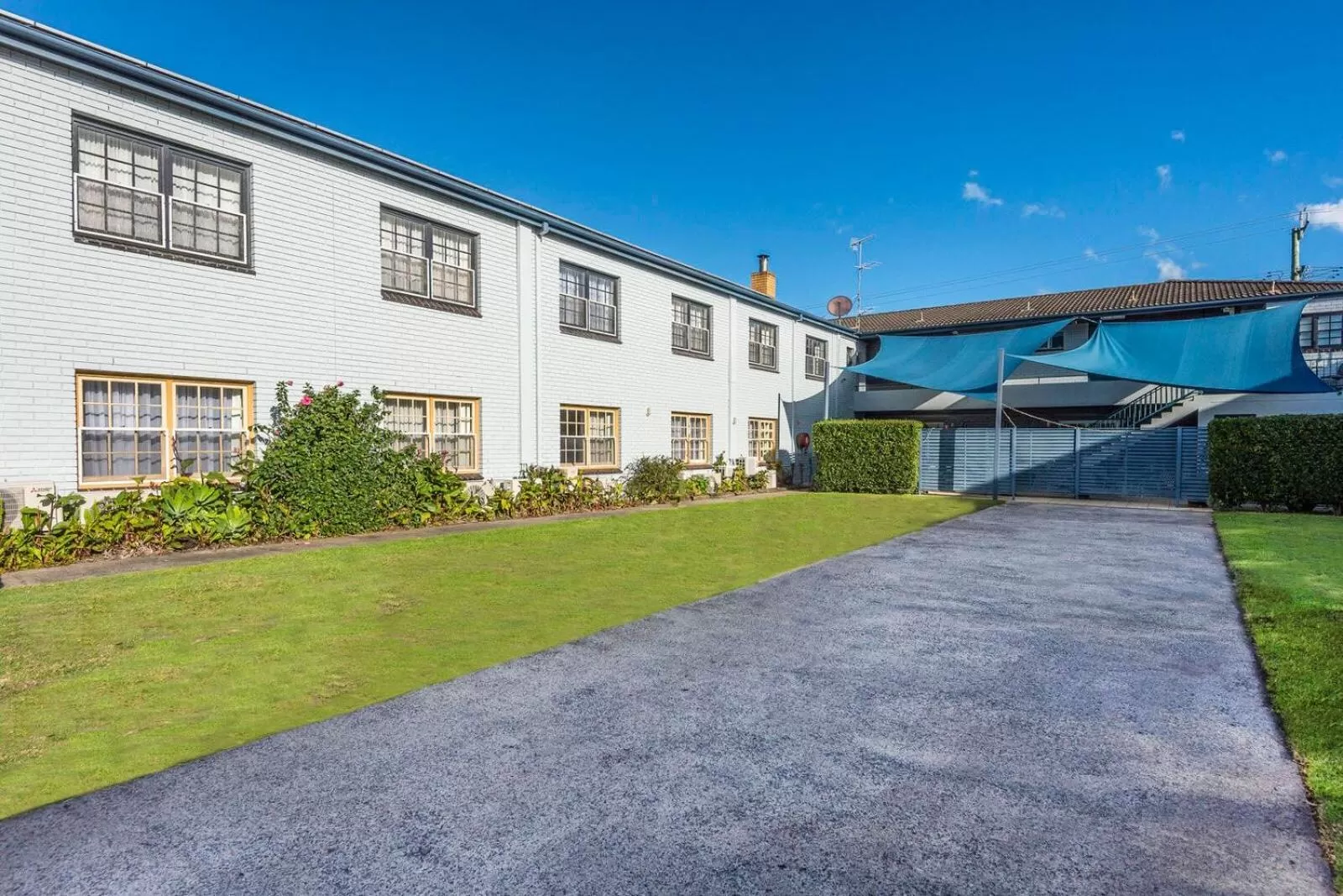 Property building in Comfort Inn All Seasons