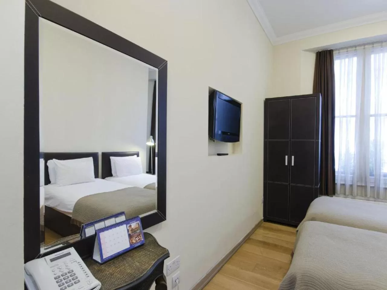 Other, Bed in The Royale Chulan Hyde Park Hotel