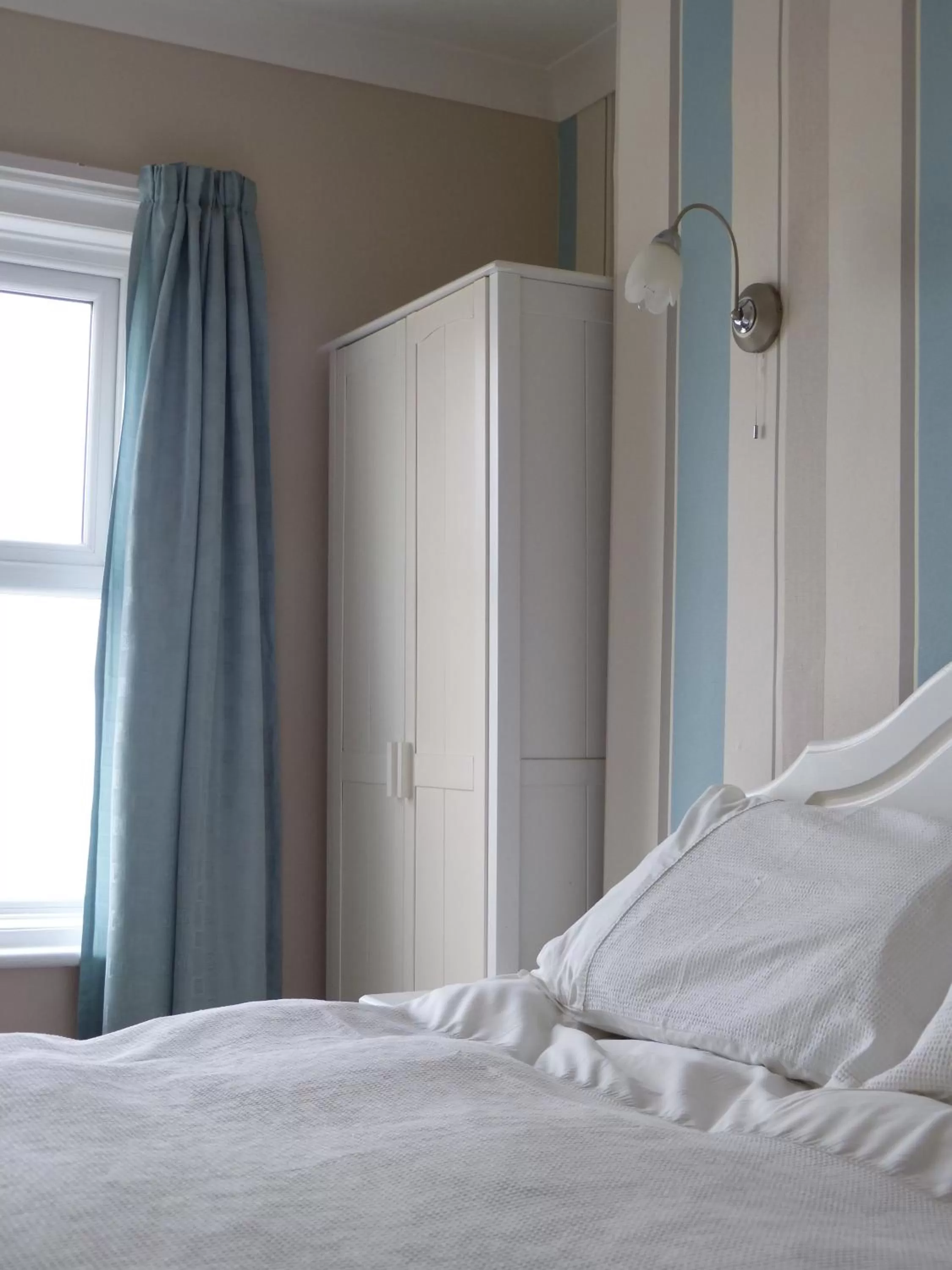 Bedroom, Bed in The Iverna