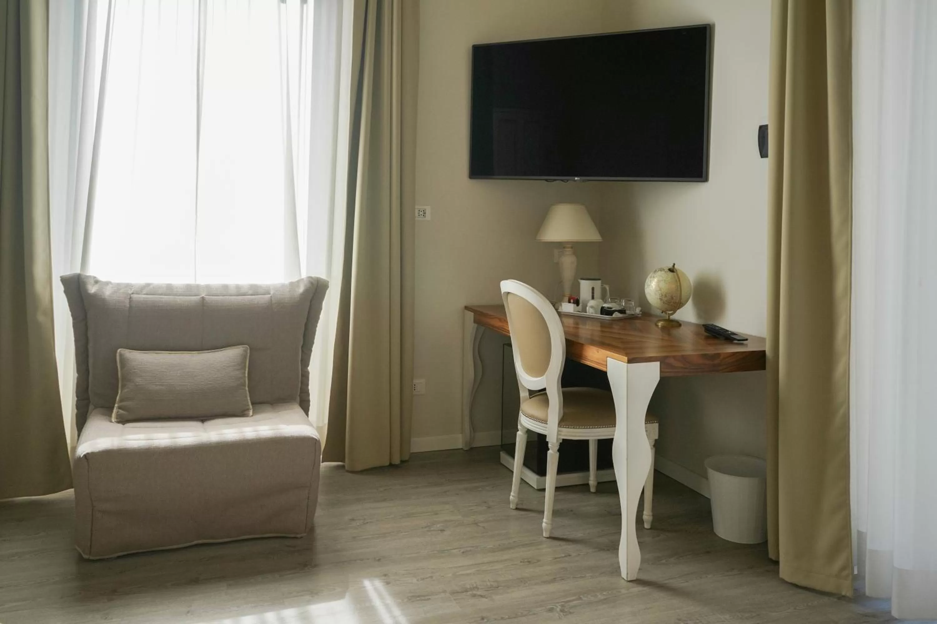 Superior Double Room in Hotel Genova Liberty