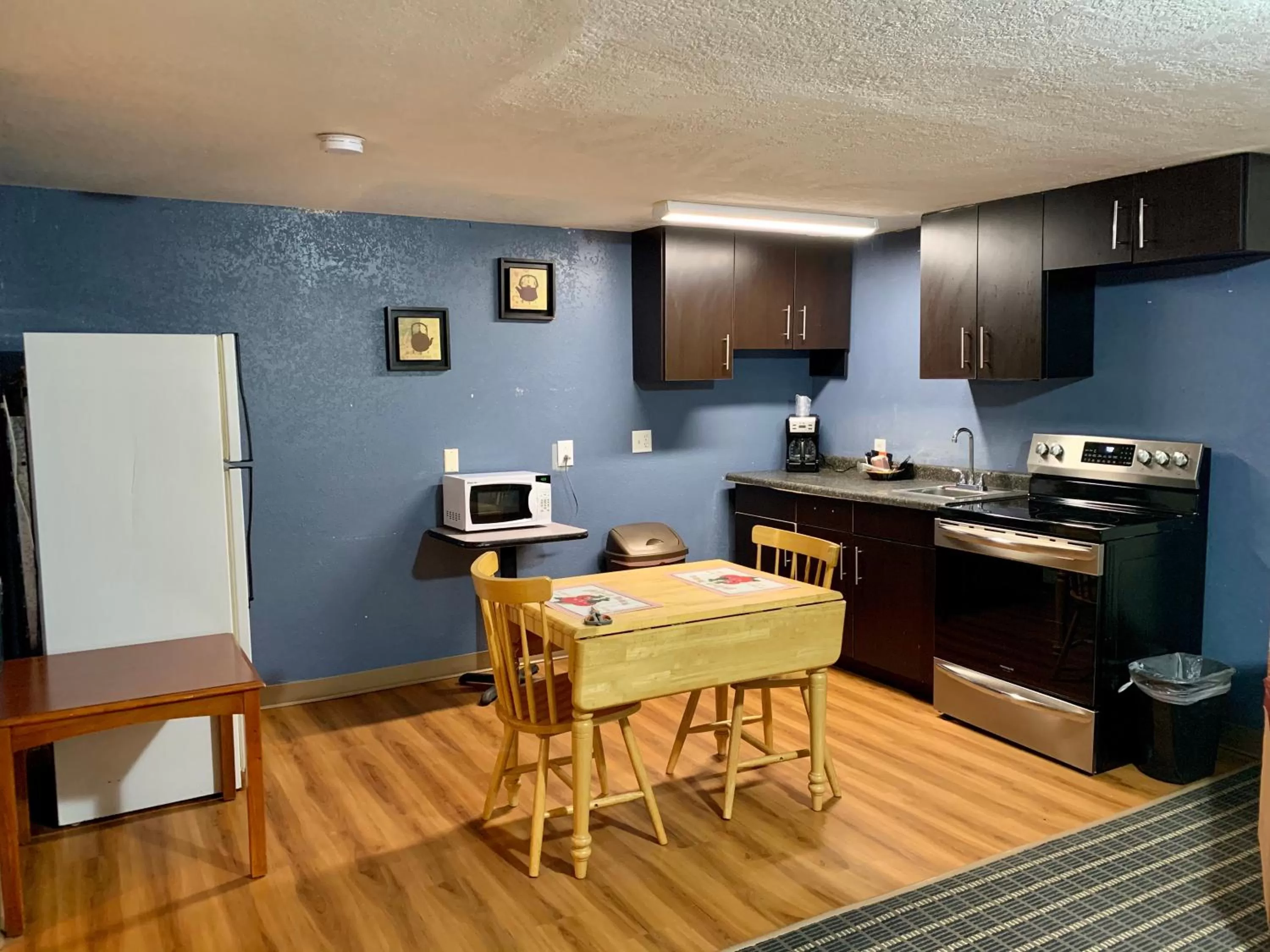 Annie Oakley Motel Oakley