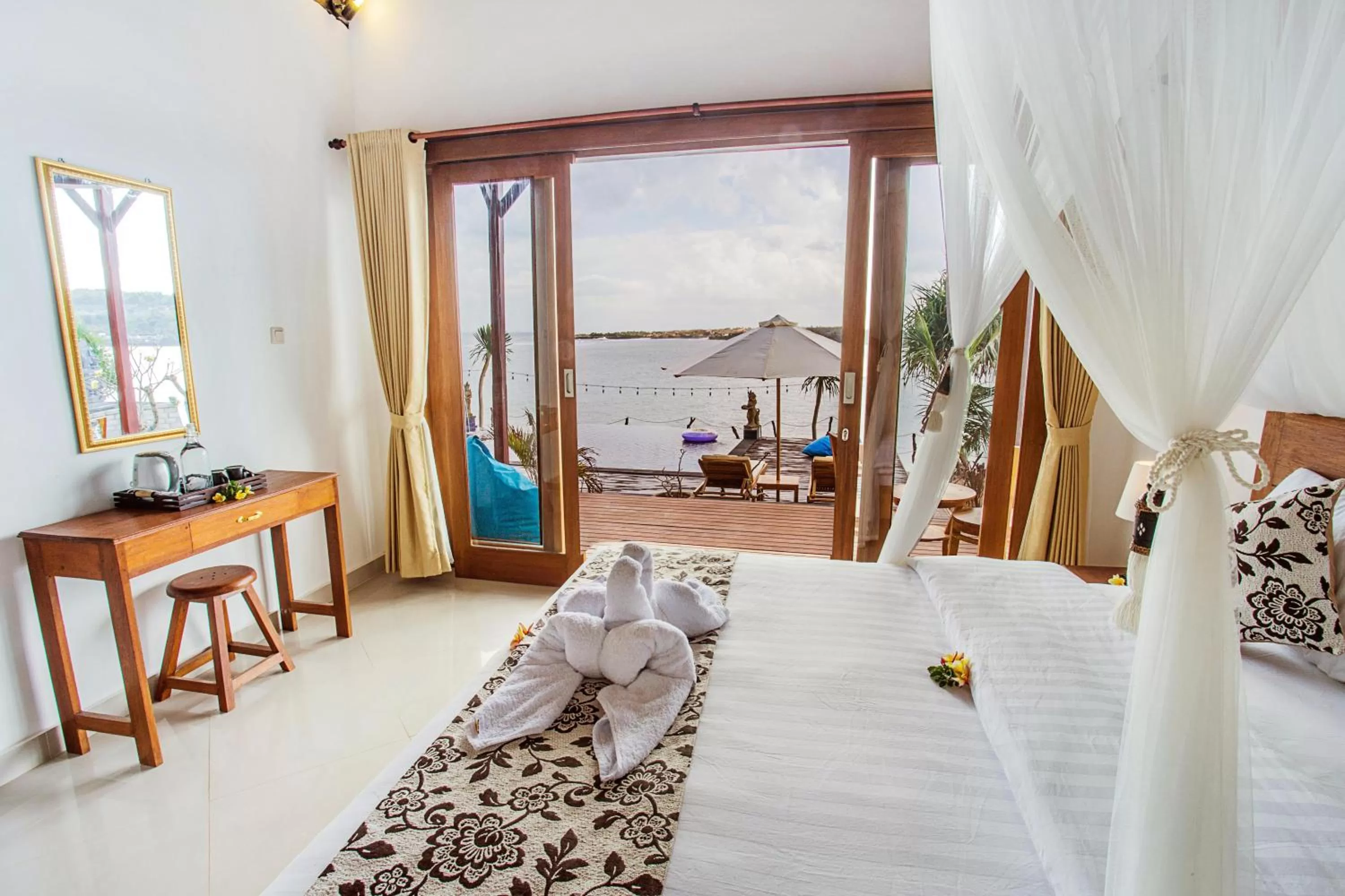 Living room, Bed in Nusa Veranda Sunset Villas & Restaurant