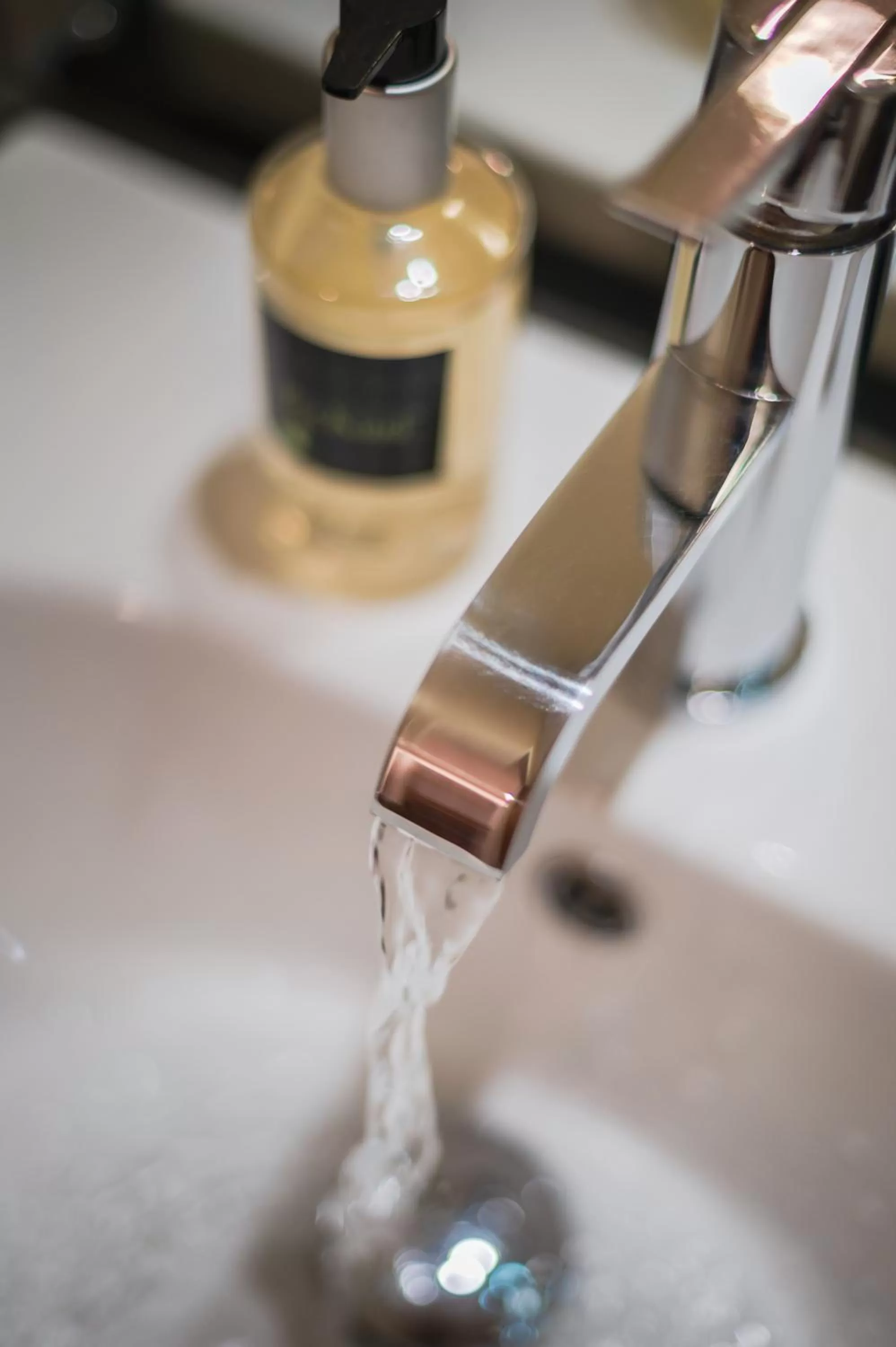 Bathroom in The Knight Residence by Mansley
