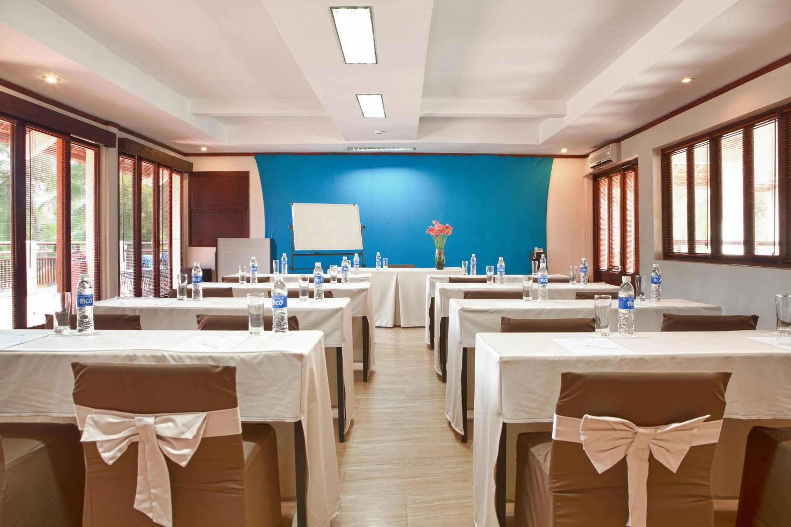 Business facilities in Blue Ocean Resort