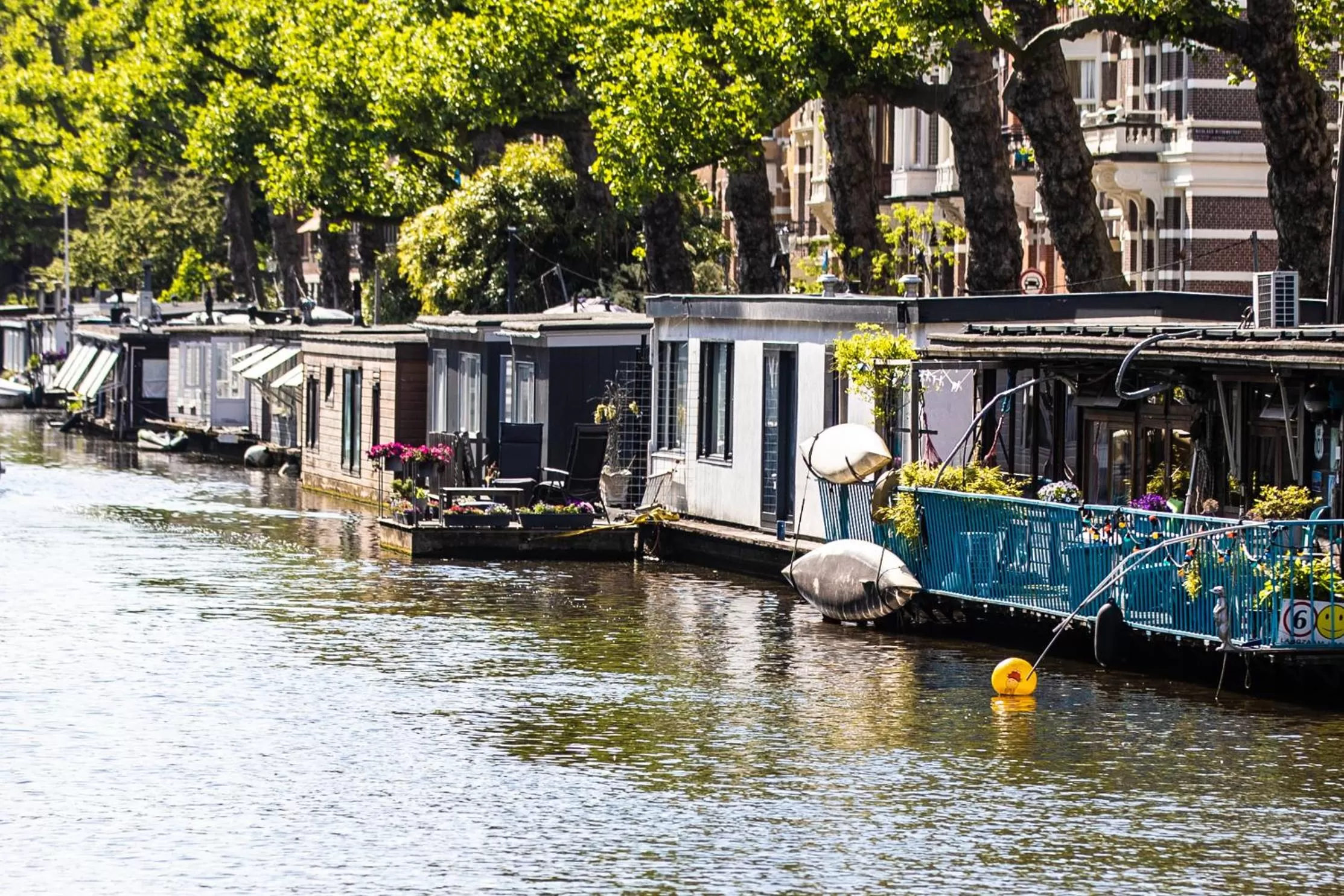 Property building in Amsterdam-Houseboat-Amstel