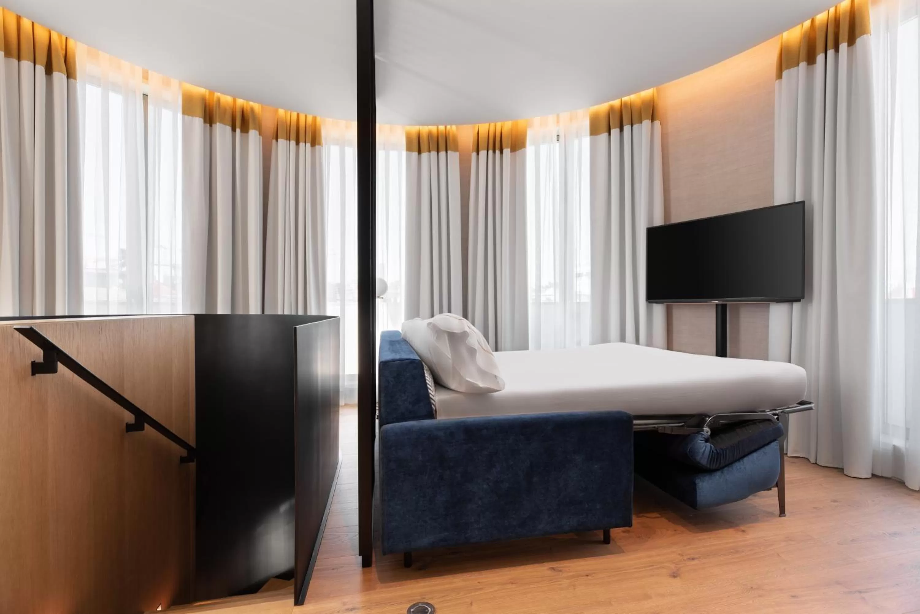 Seating area, Bed in Eurostars Aliados