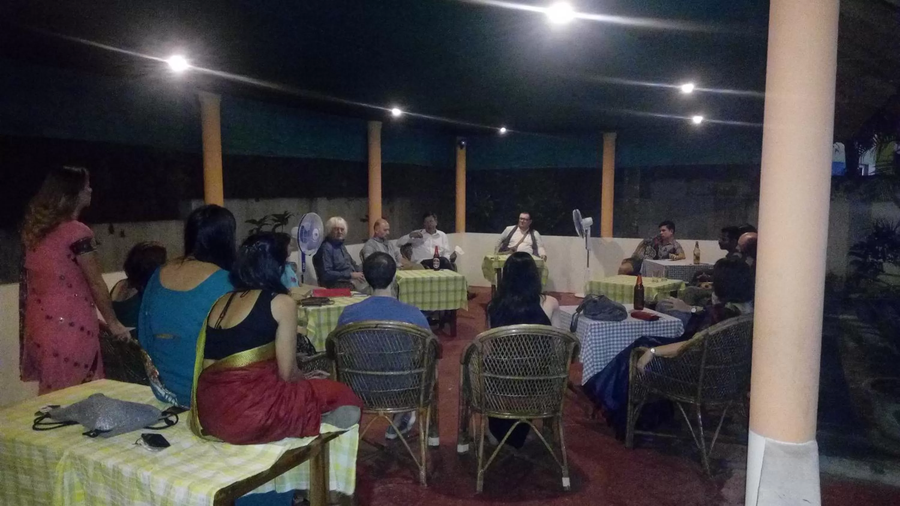 Restaurant/places to eat in Hotel Thushara