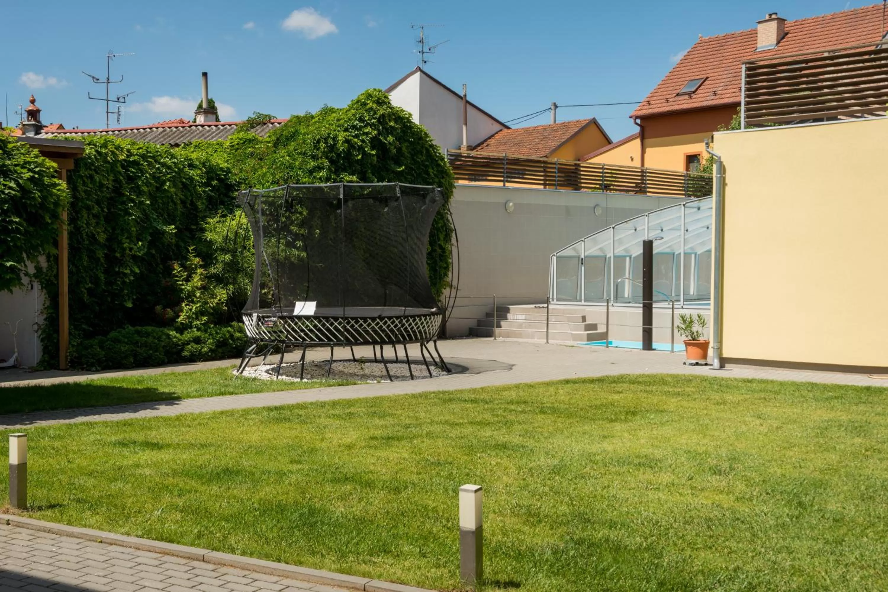 Garden, Property Building in Relax Hotel Stork