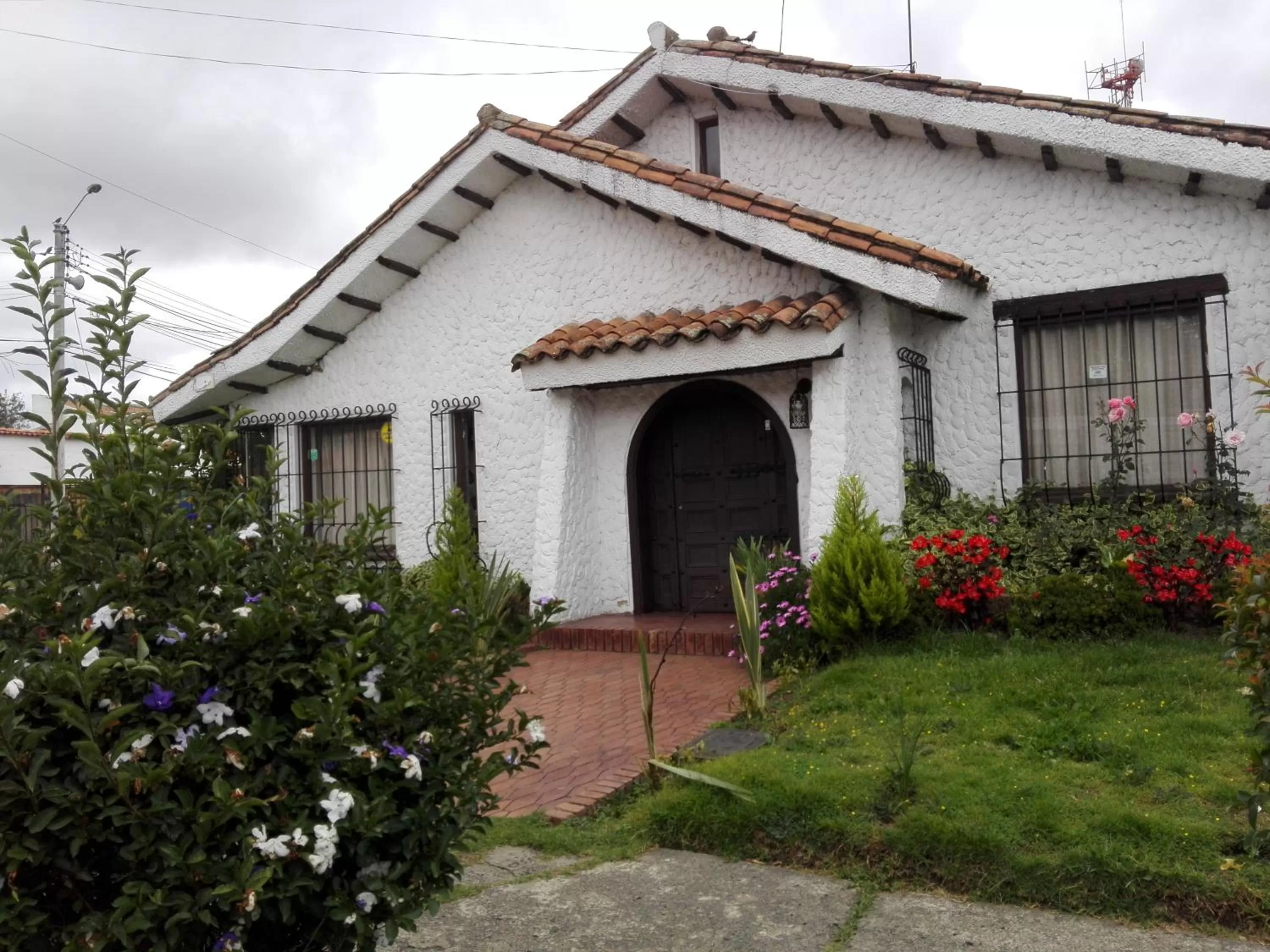 Facade/entrance, Property Building in Villa Suite Emanuel