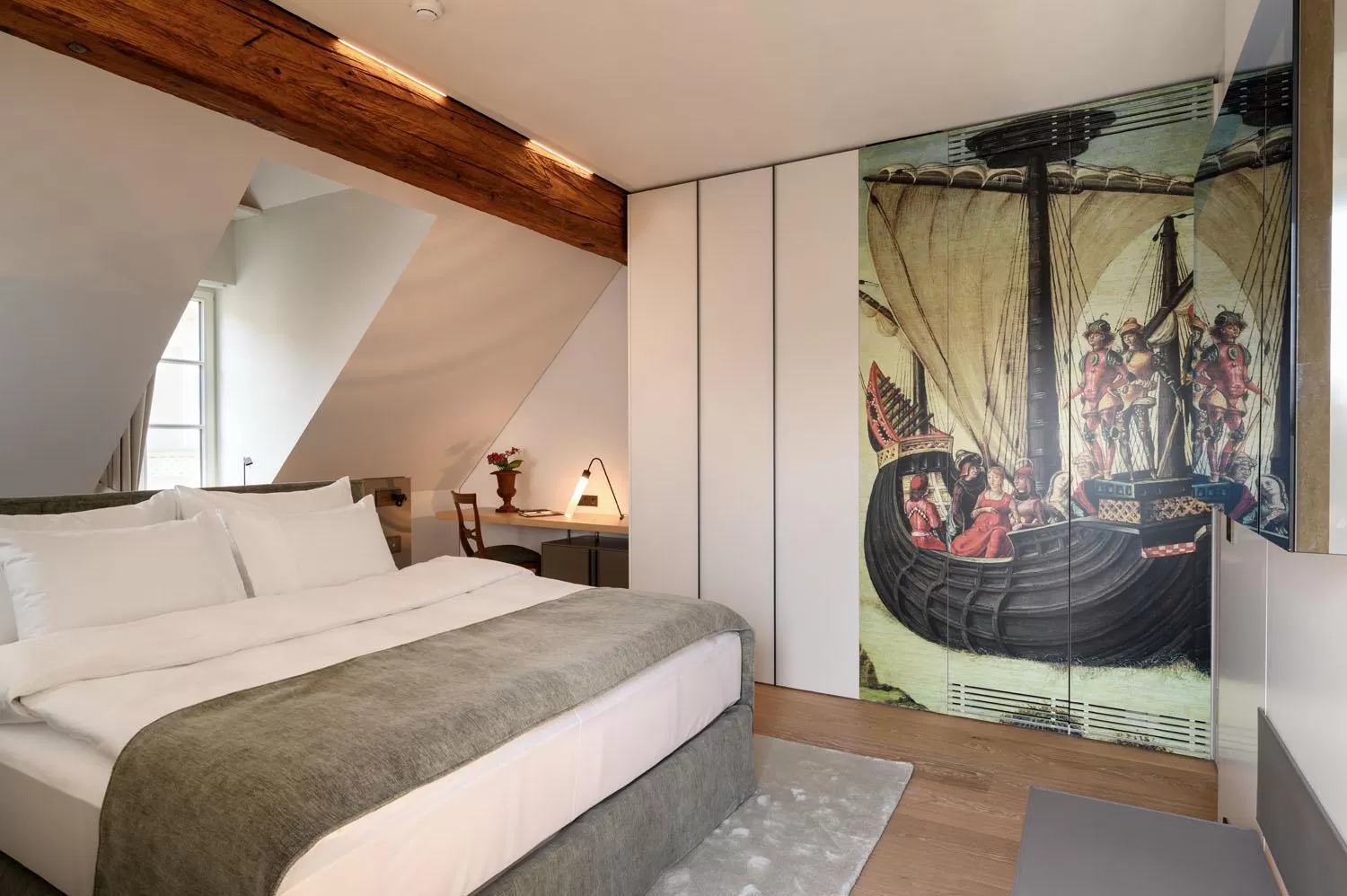 Bed in Zlata Ladjica Boutique Hotel