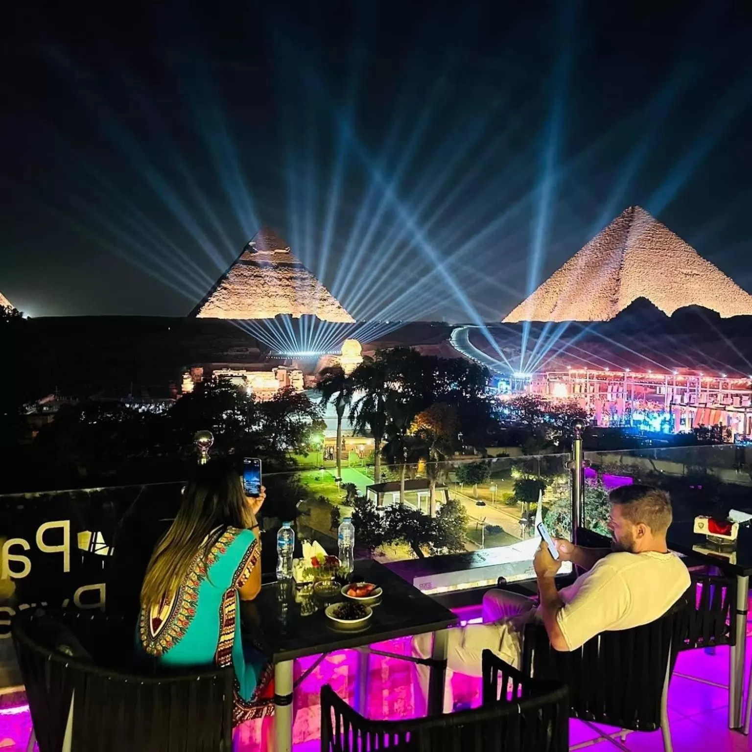 Restaurant/places to eat in PANORAMA view pyramids