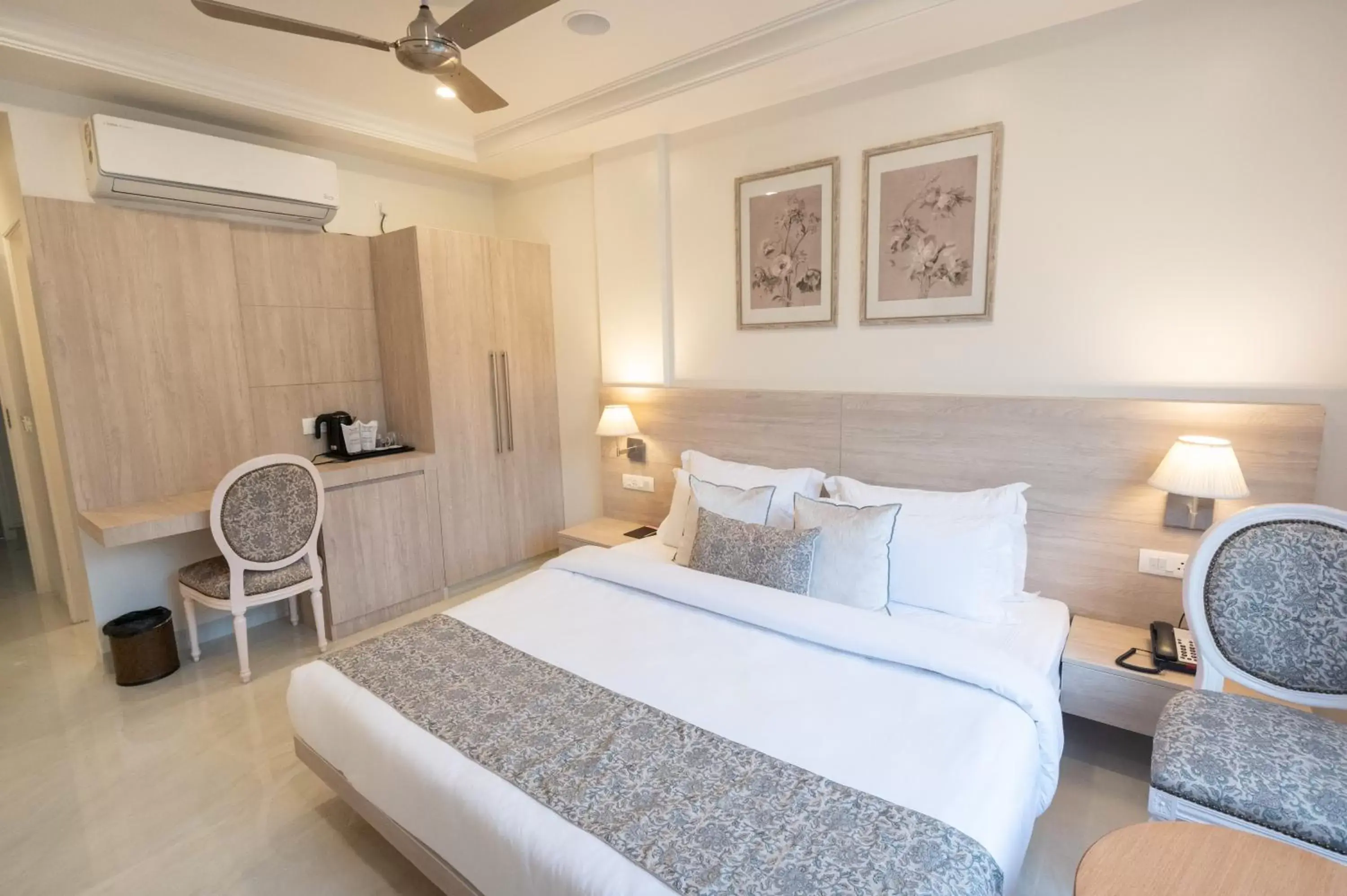 King Room in Terrakotta Rishikesh King Room in Terrakotta Rishikesh