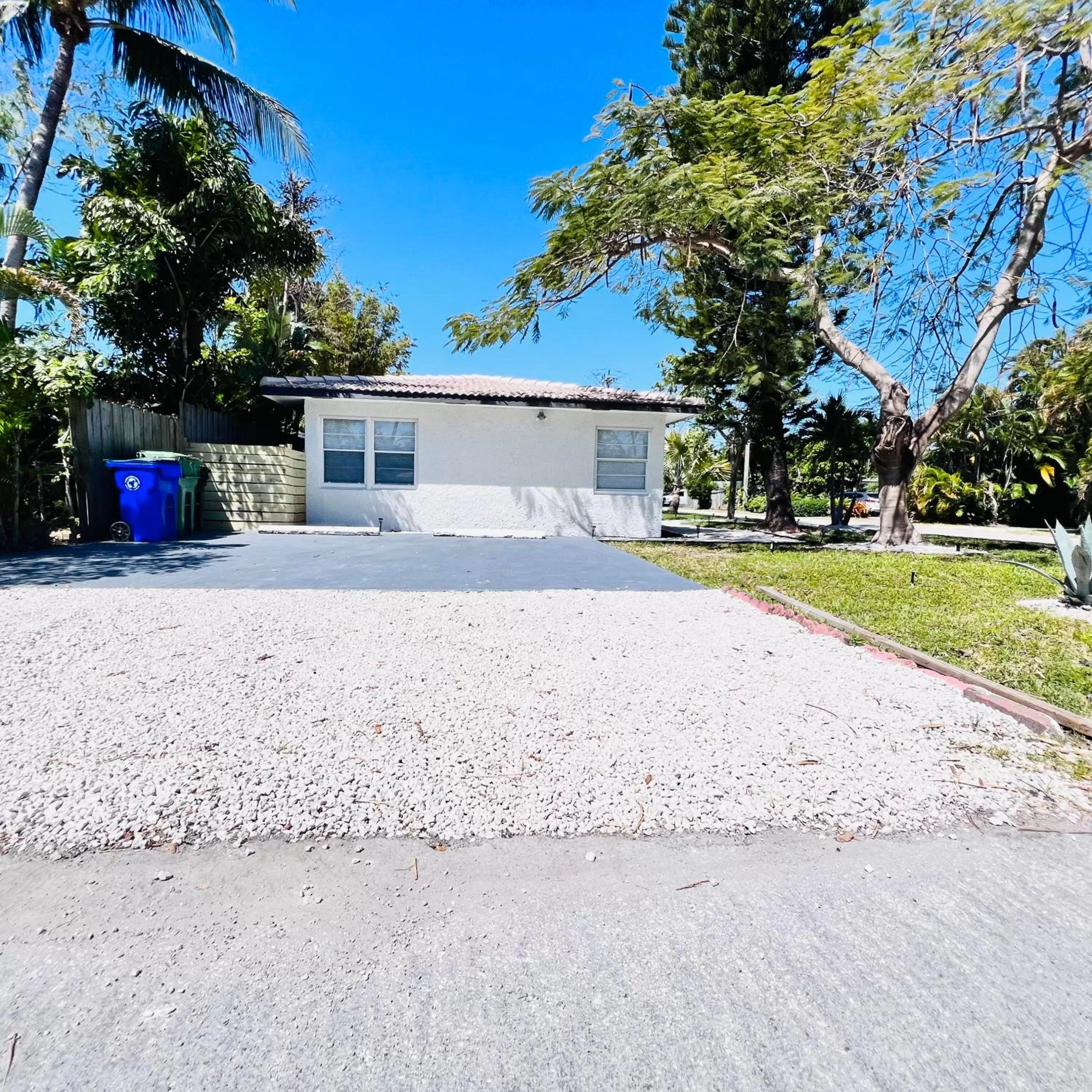 Property building in CocoBay 2BR Condos Near Beach, Galleria Mall, Wilton Manors, Cruise Port