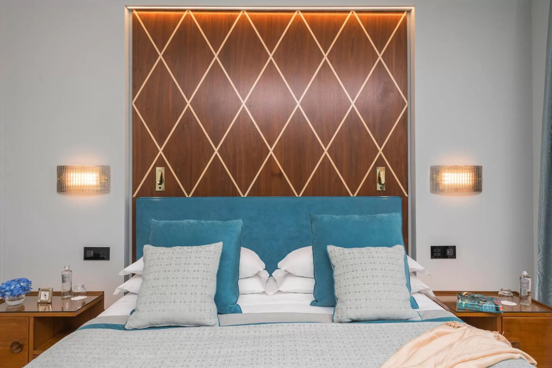 Bed in Bettoja Hotel Mediterraneo