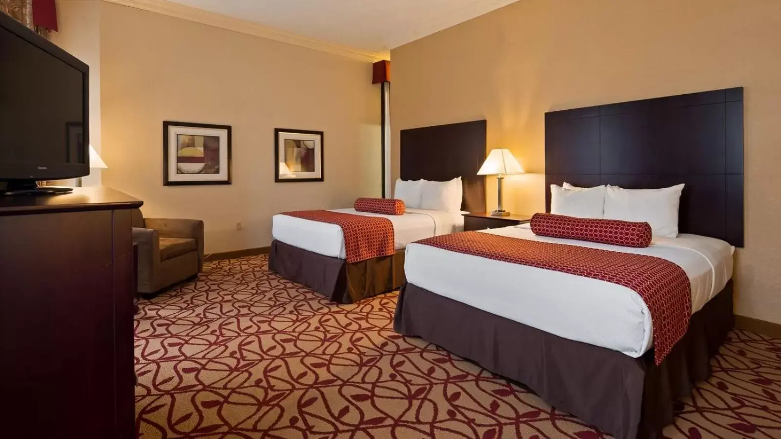 Queen Room with Two Queen Beds and View - Bath Tub/Mobility Accessible in Best Western Park Hotel Queen Room with Two Queen Beds and View - Bath Tub/Mobility Accessible in Best Western Park Hotel