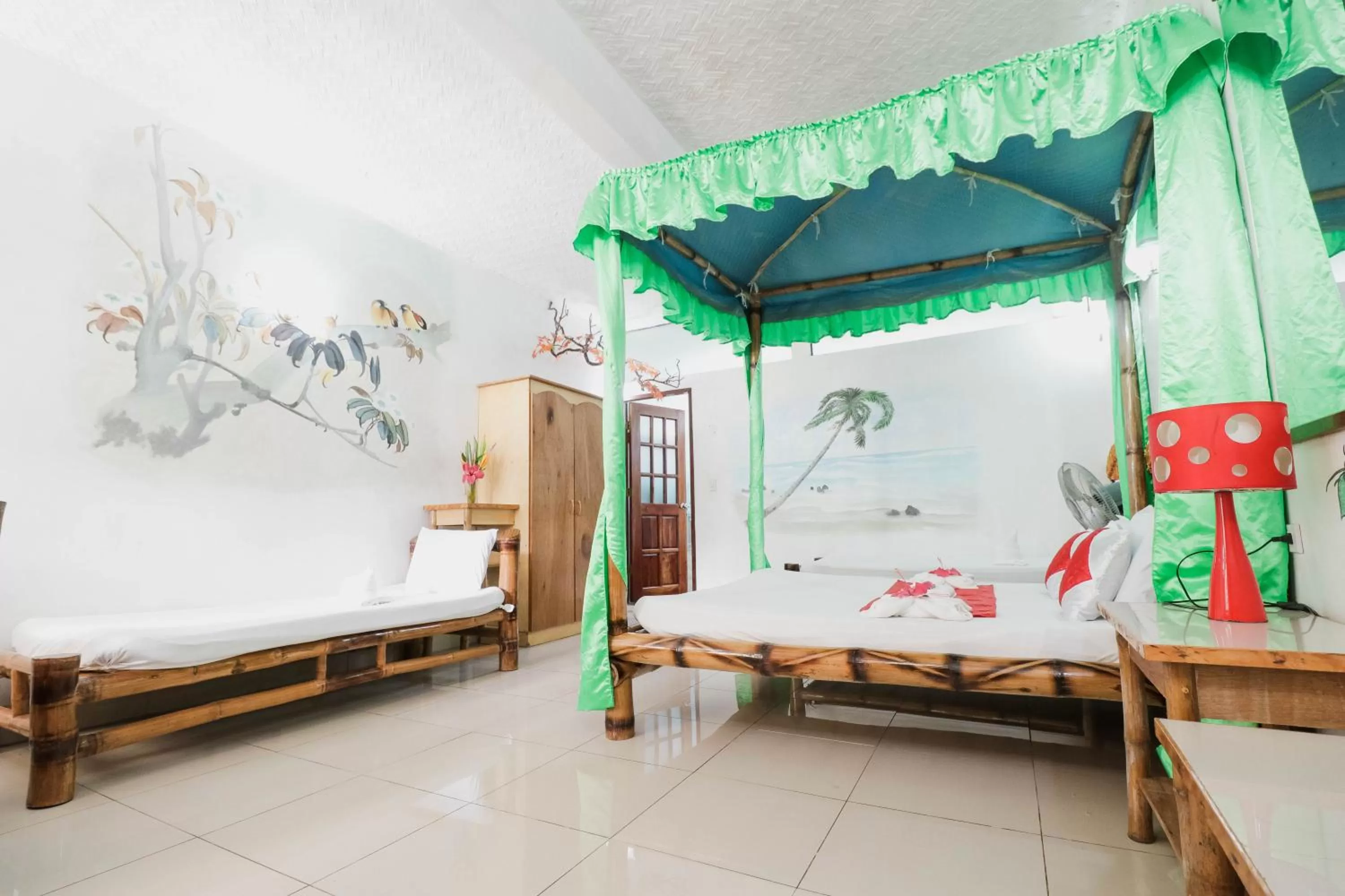 Photo of the whole room, Bed in Kokosnuss Garden Resort