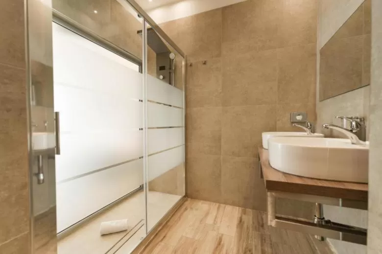 Bathroom in paradise suite