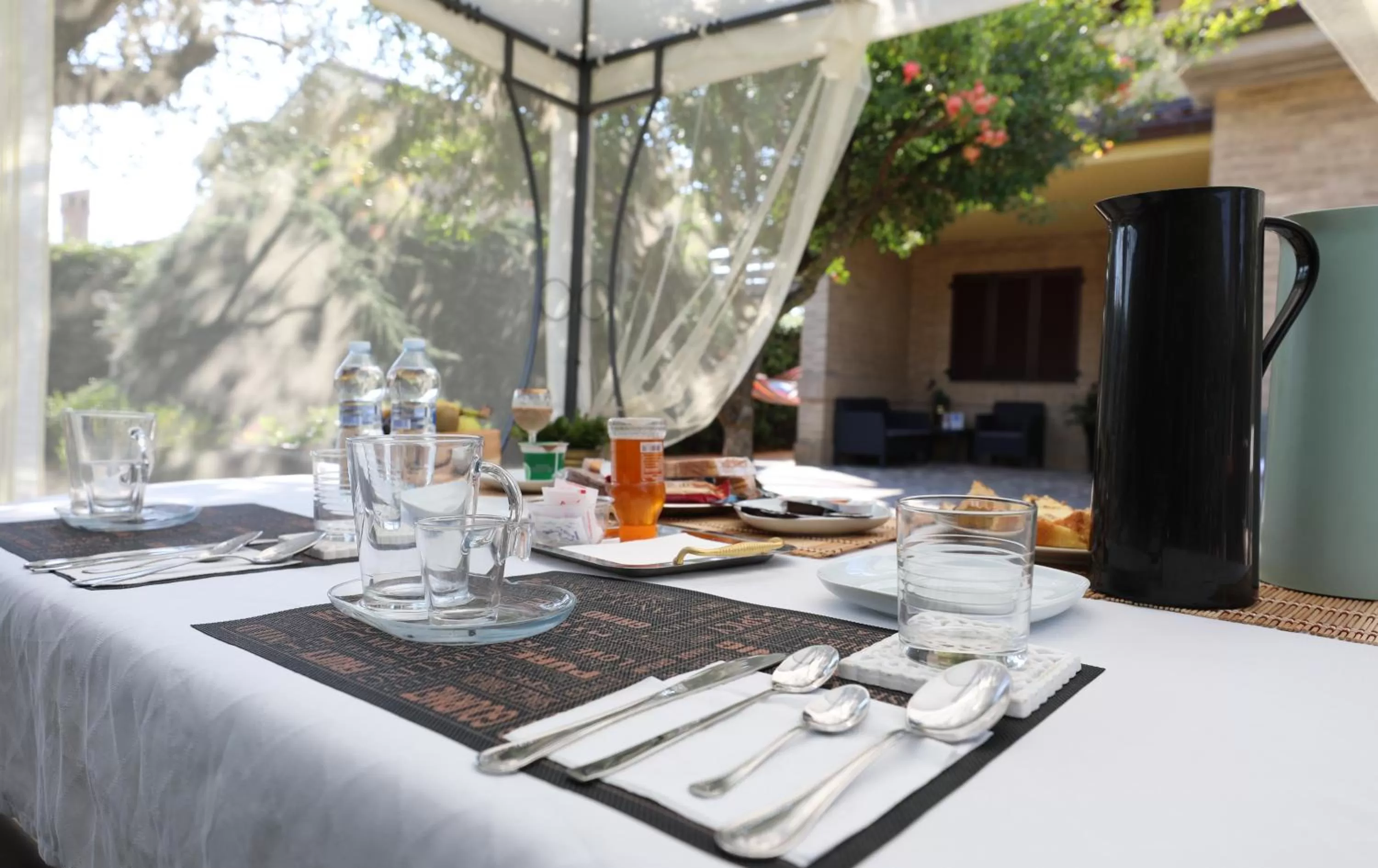 Breakfast in Recanati Family