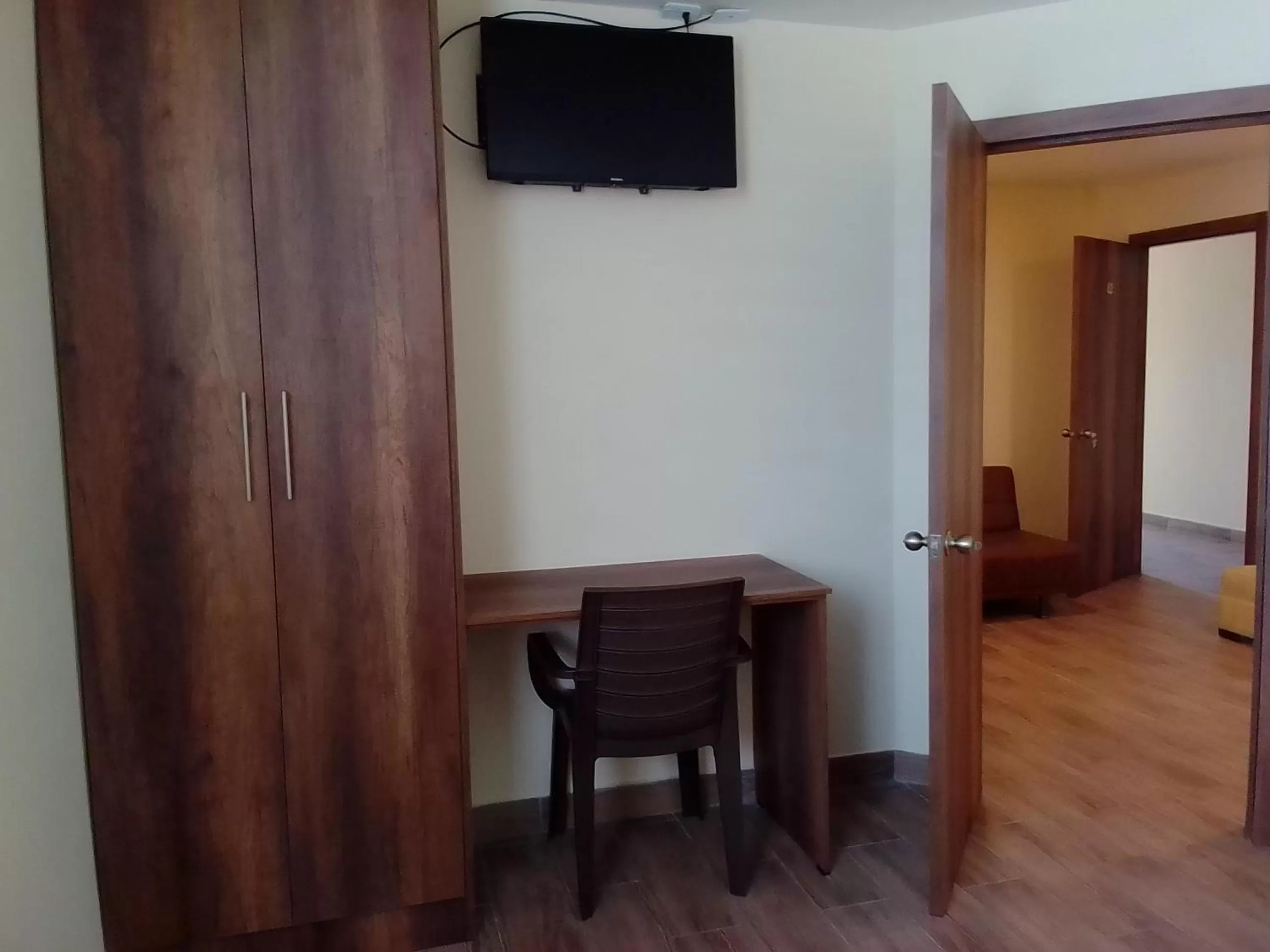 TV and multimedia, TV/Entertainment Center in Apart Cayambe