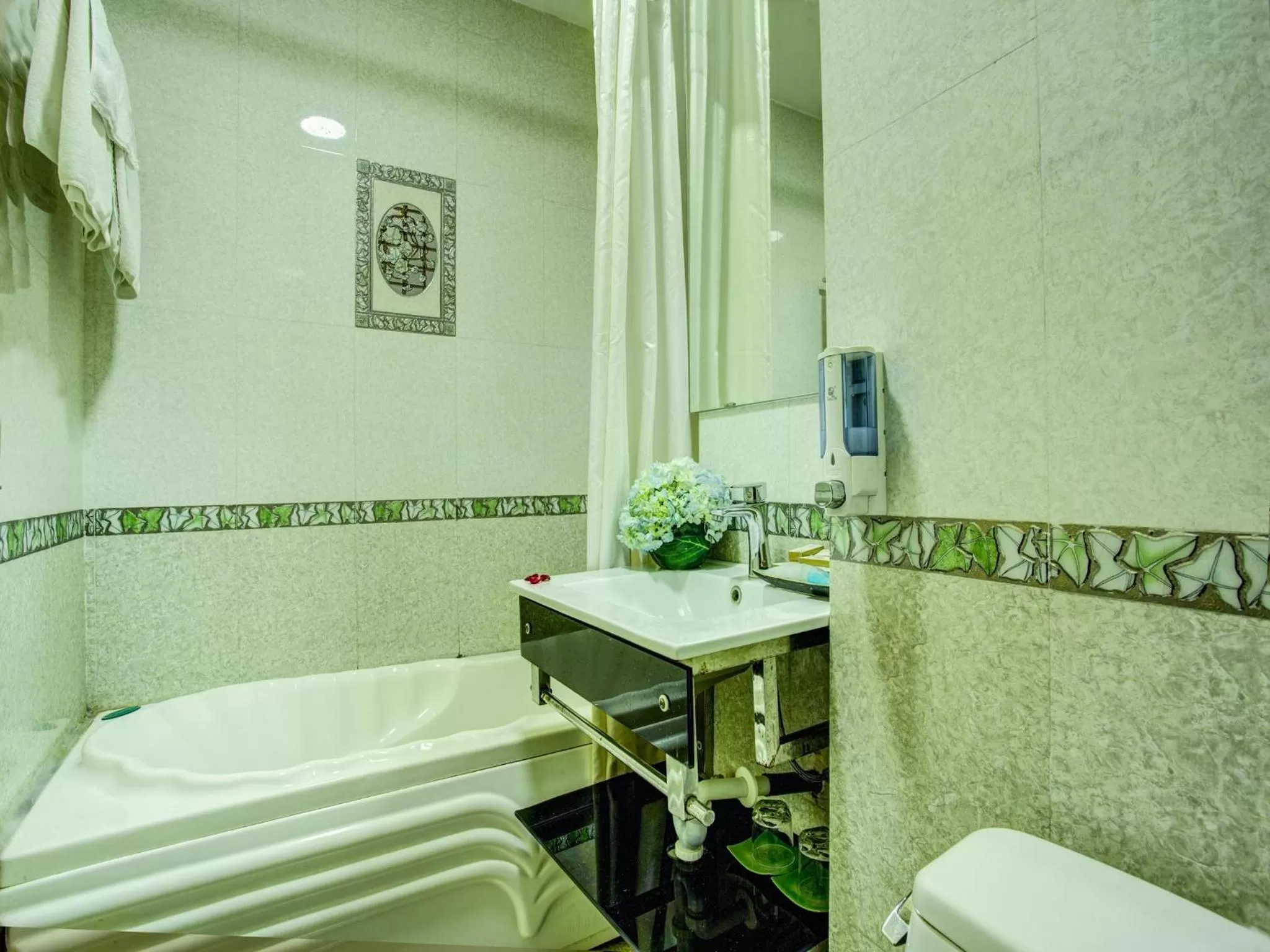 Bathroom in Diamond Legend Hotel