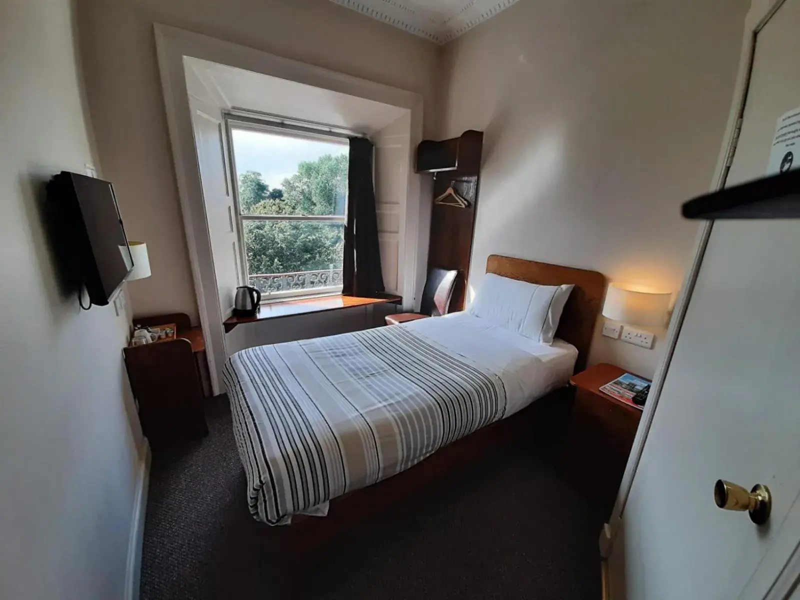 Single Room in Adelphi Hotel Single Room in Adelphi Hotel