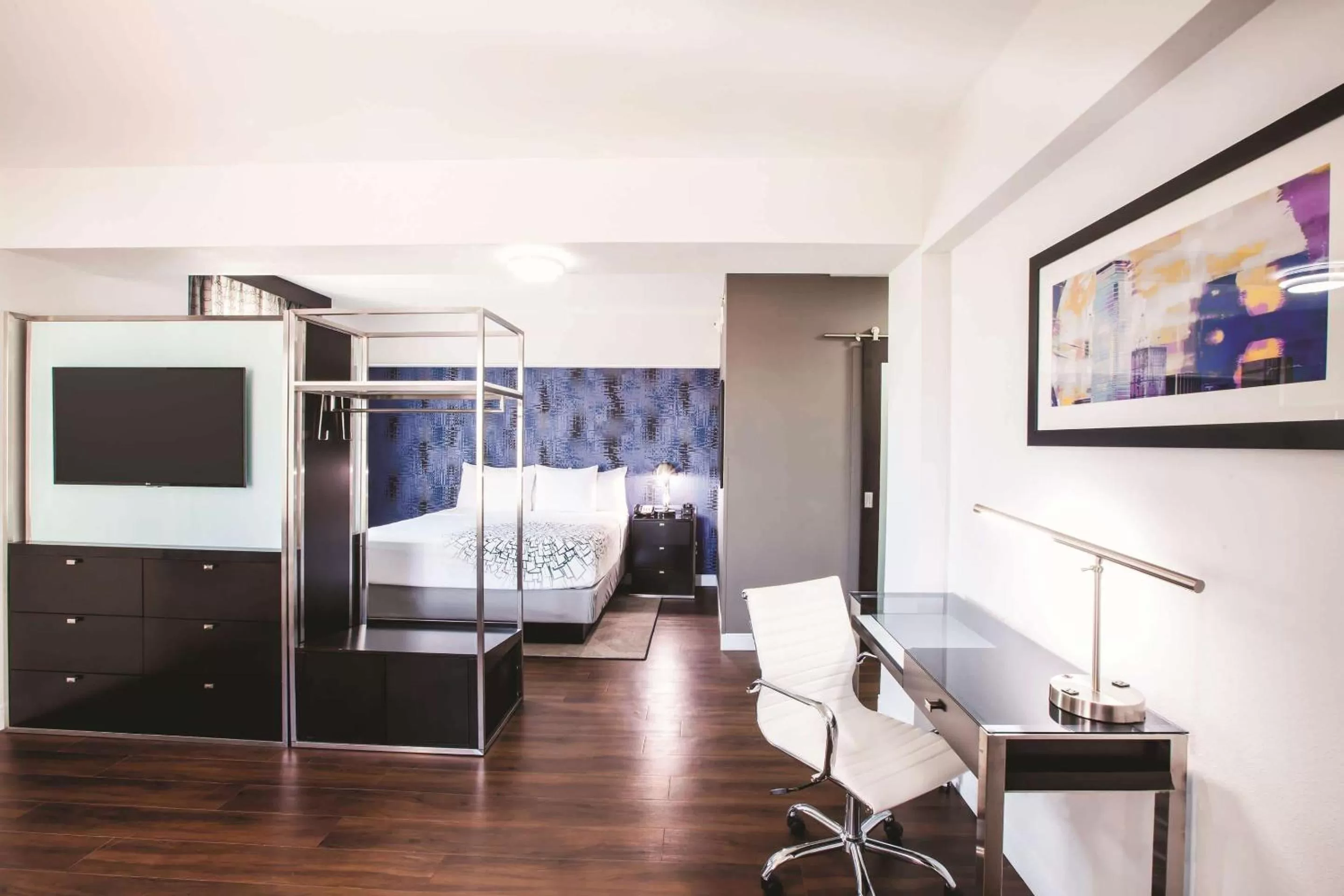 Photo of the whole room, Bed in Holiday Inn Express - Dallas Downtown by IHG