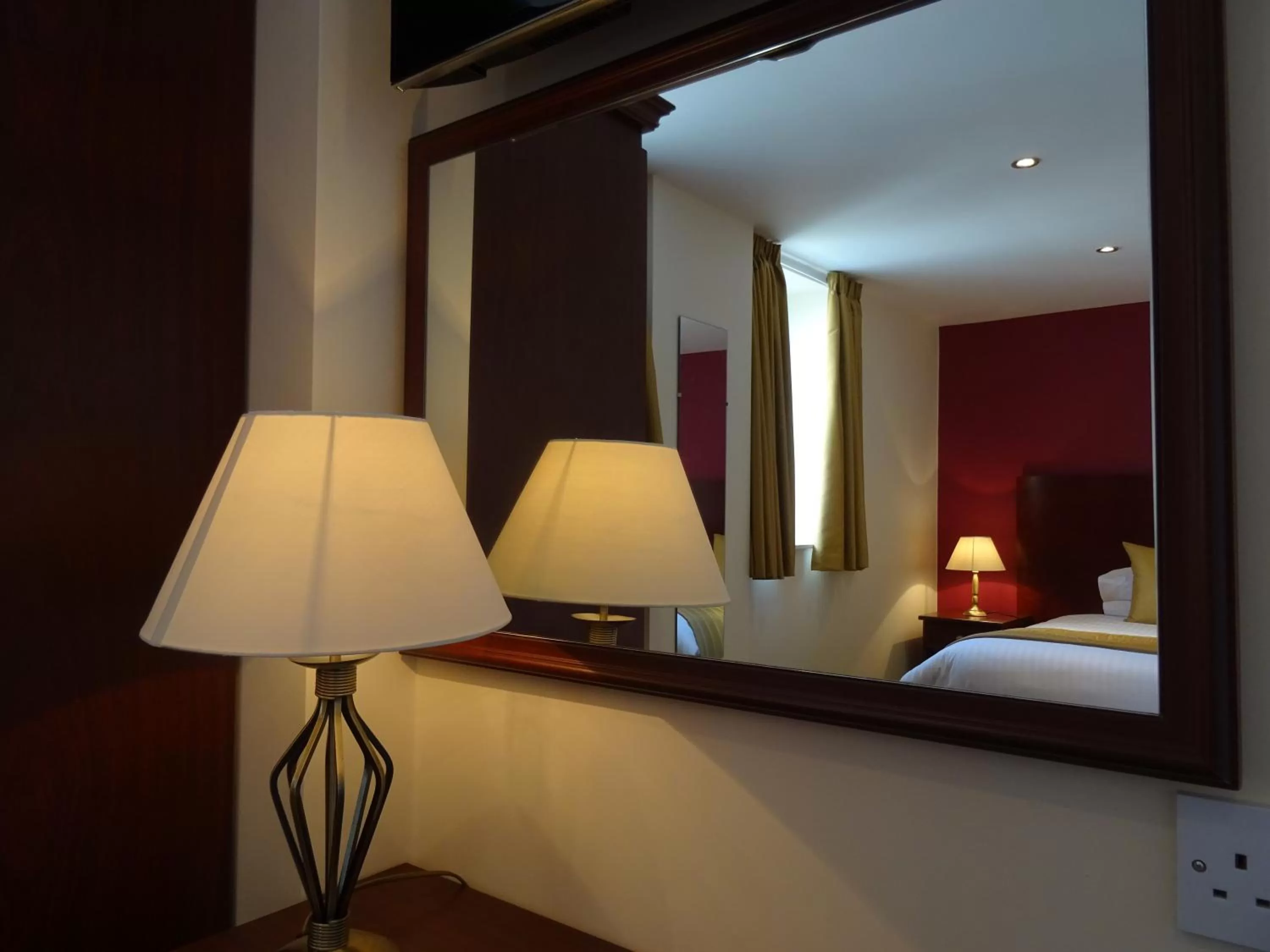 Bedroom, Bed in Royal Maritime Hotel