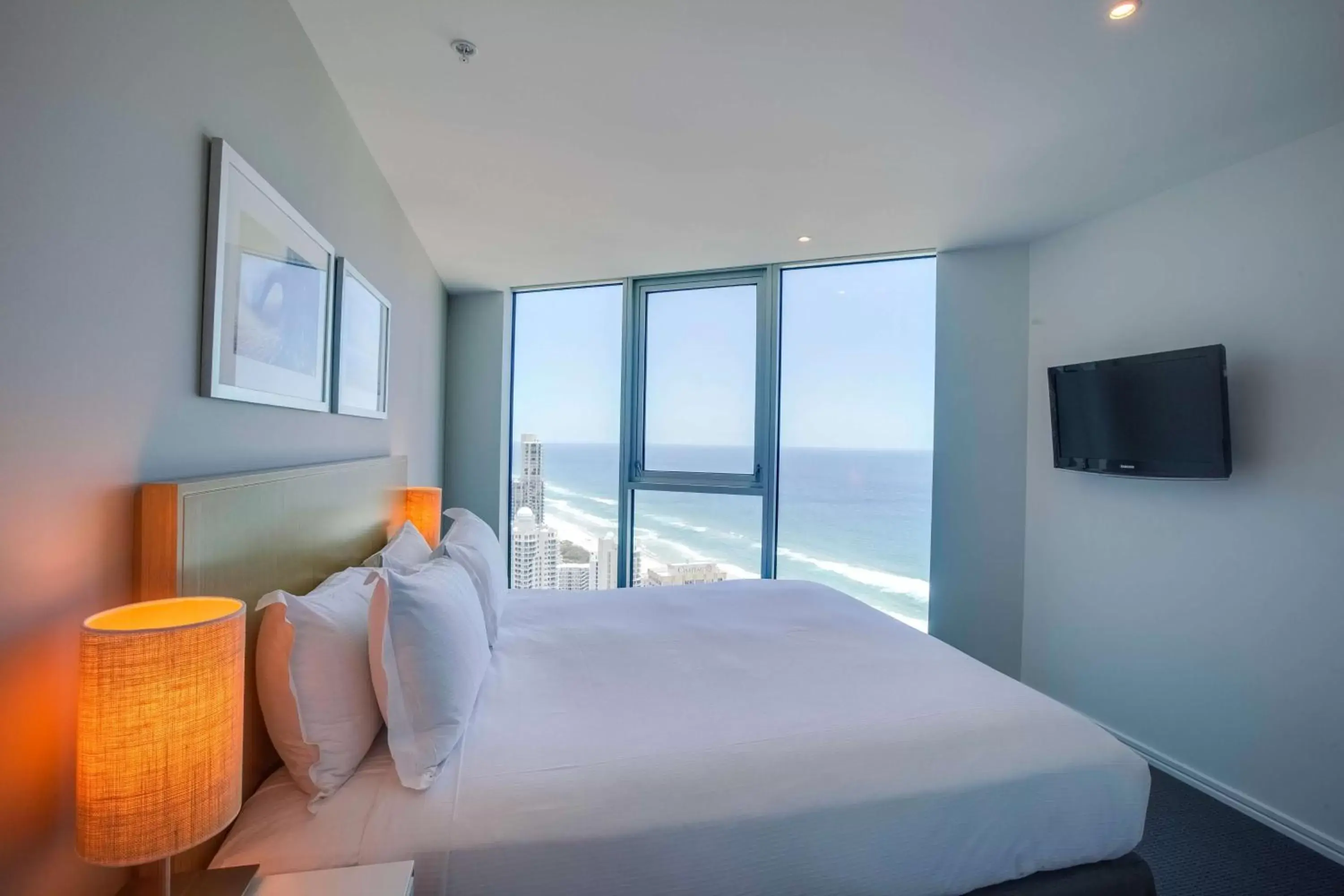 Three-Bedroom Residence Room with Ocean View in Hilton Surfers Paradise Hotel & Residences Three-Bedroom Residence Room with Ocean View in Hilton Surfers Paradise Hotel & Residences