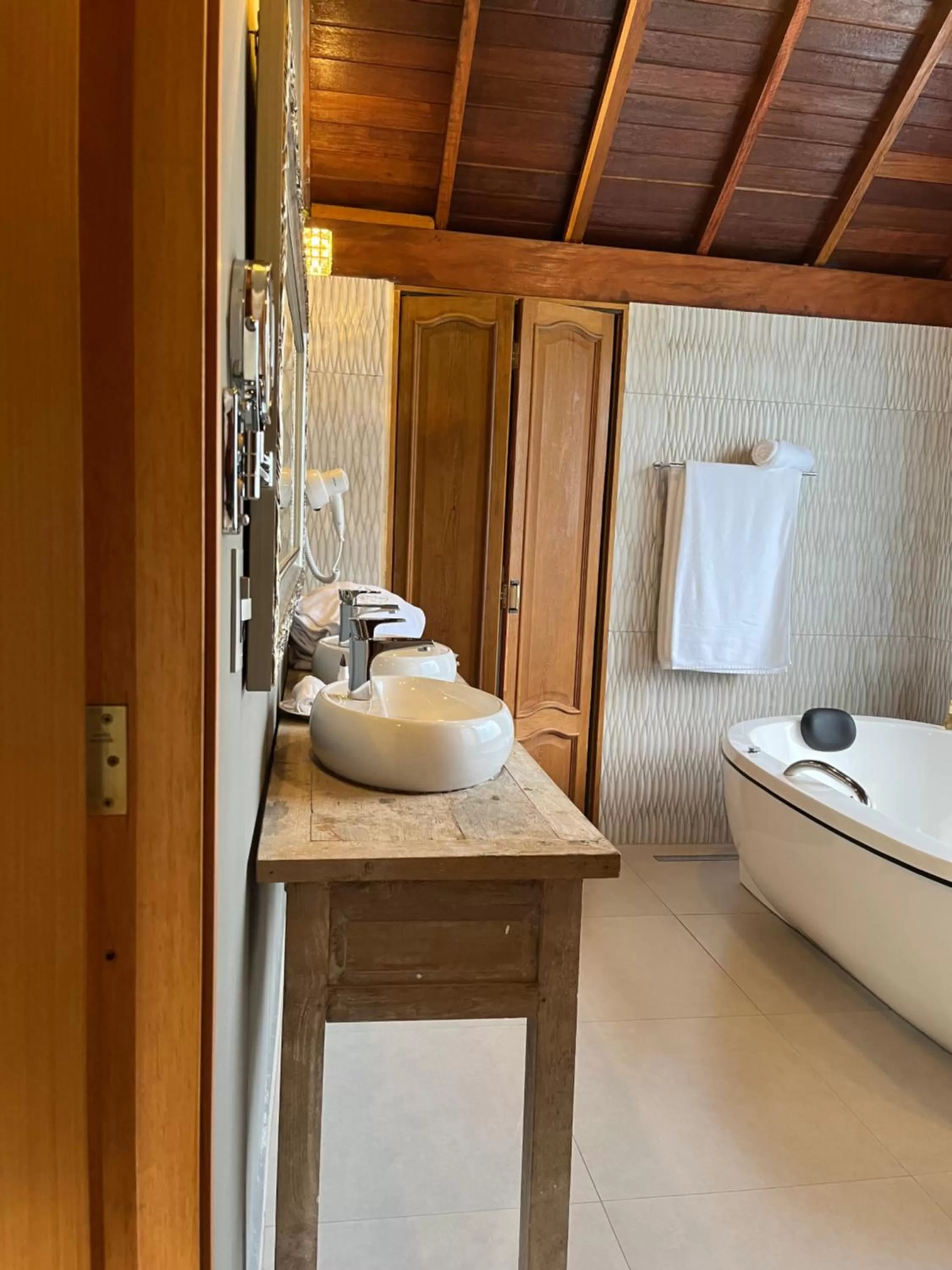 Hot Tub, Bathroom in Pousada Dona Bendita
