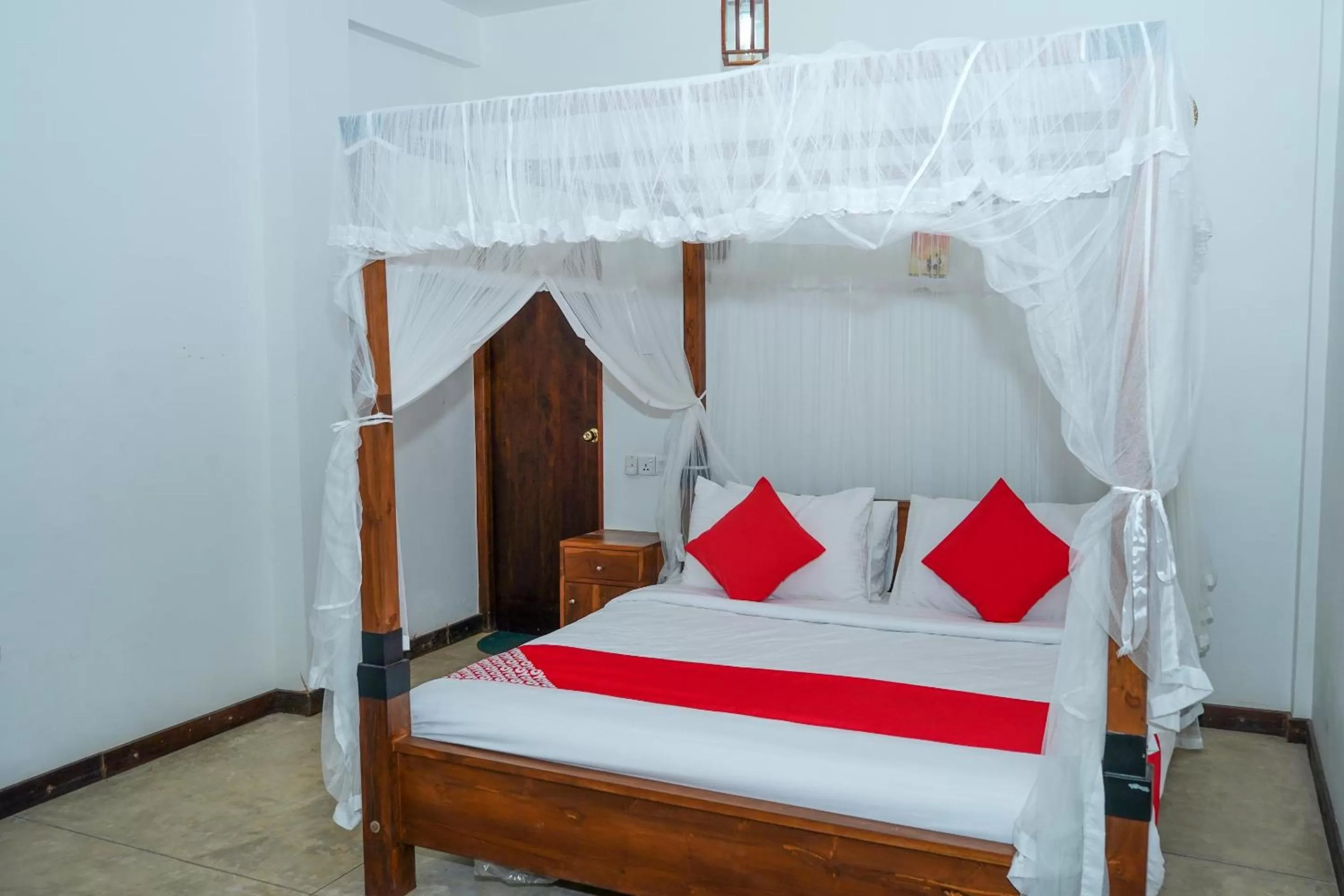 Bedroom, Bed in French Garden Kandy