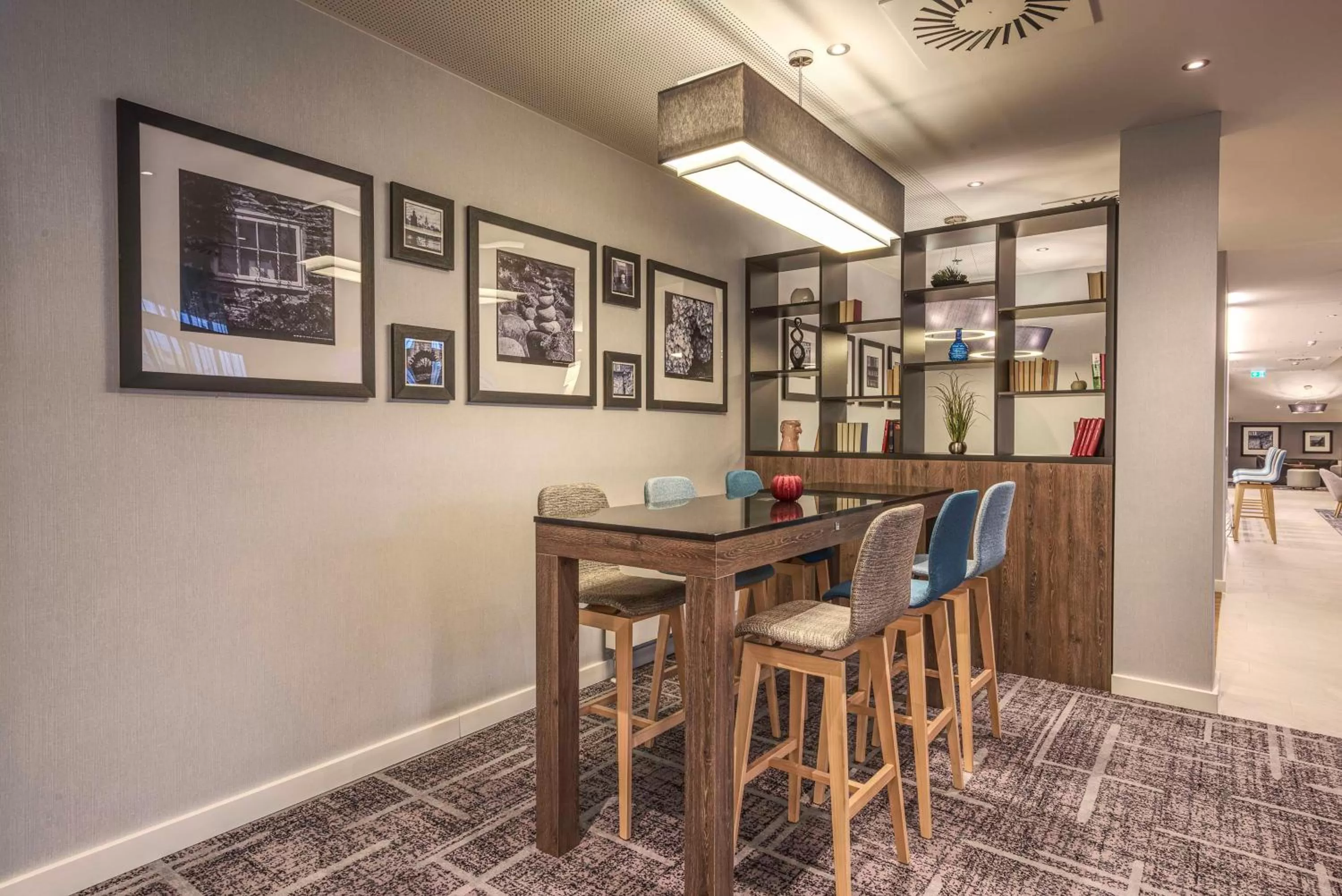 Lobby or reception in Hampton by Hilton Stuttgart City Centre