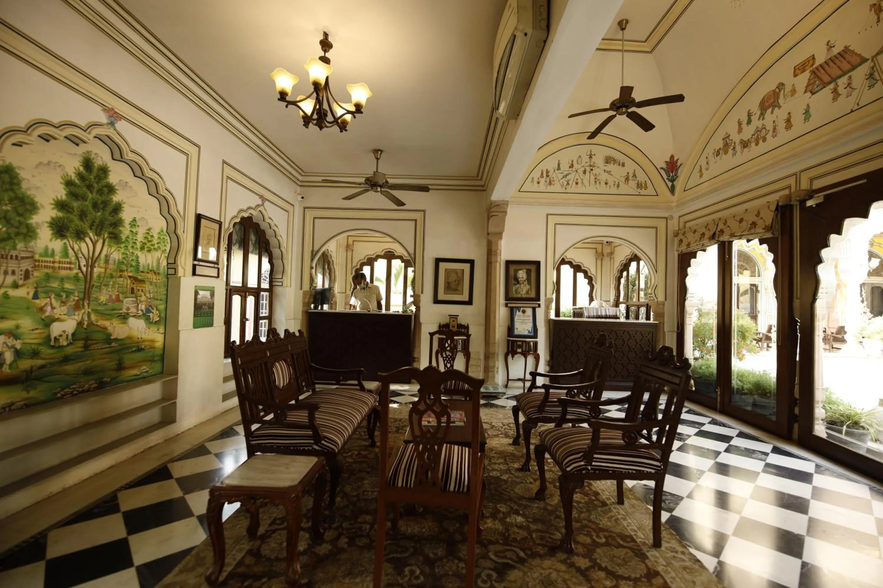 Lobby or reception in Hotel Narain Niwas Palace