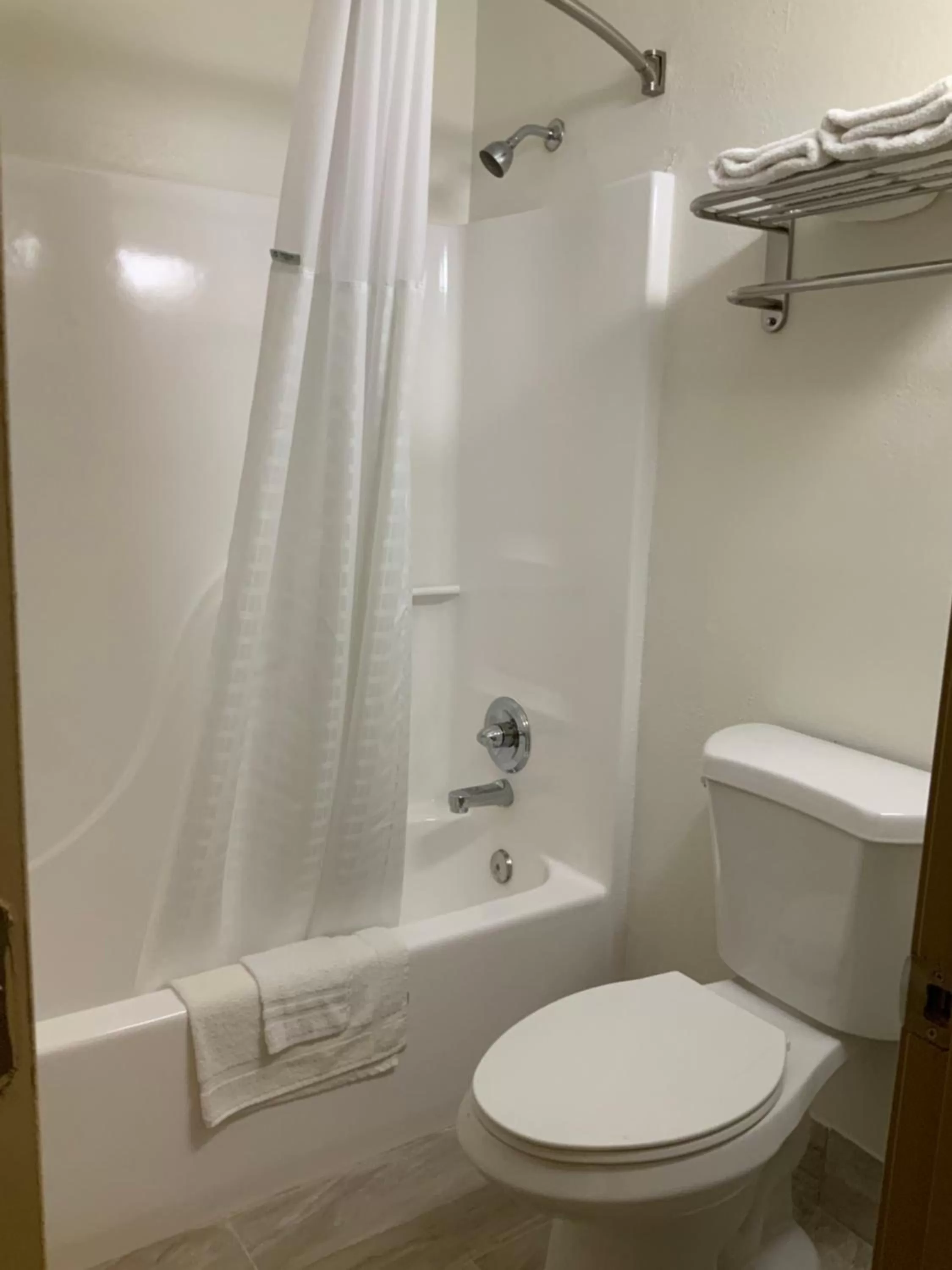 Bath in Town & Country Inn