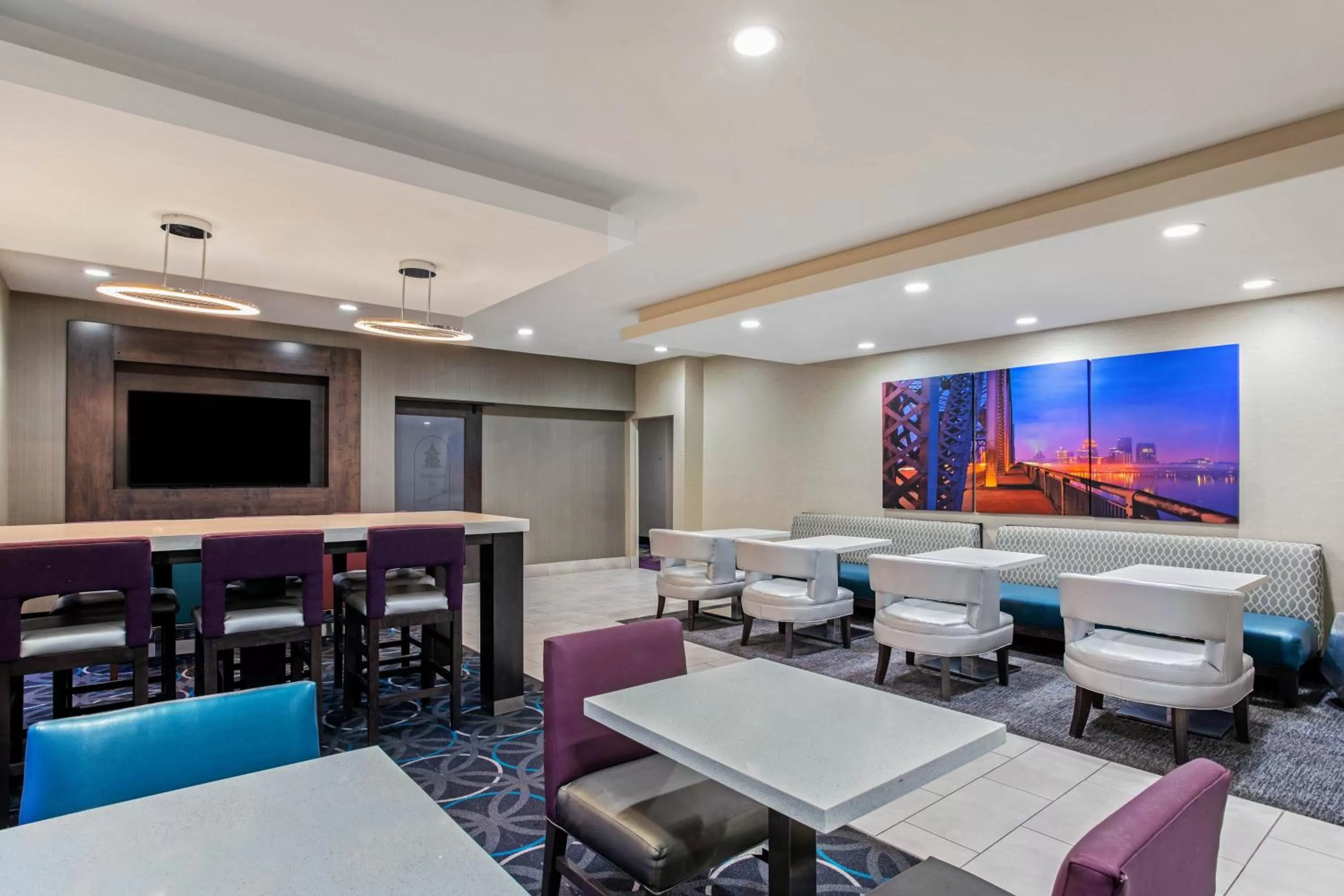 Lounge or bar in La Quinta by Wyndham Hopkinsville