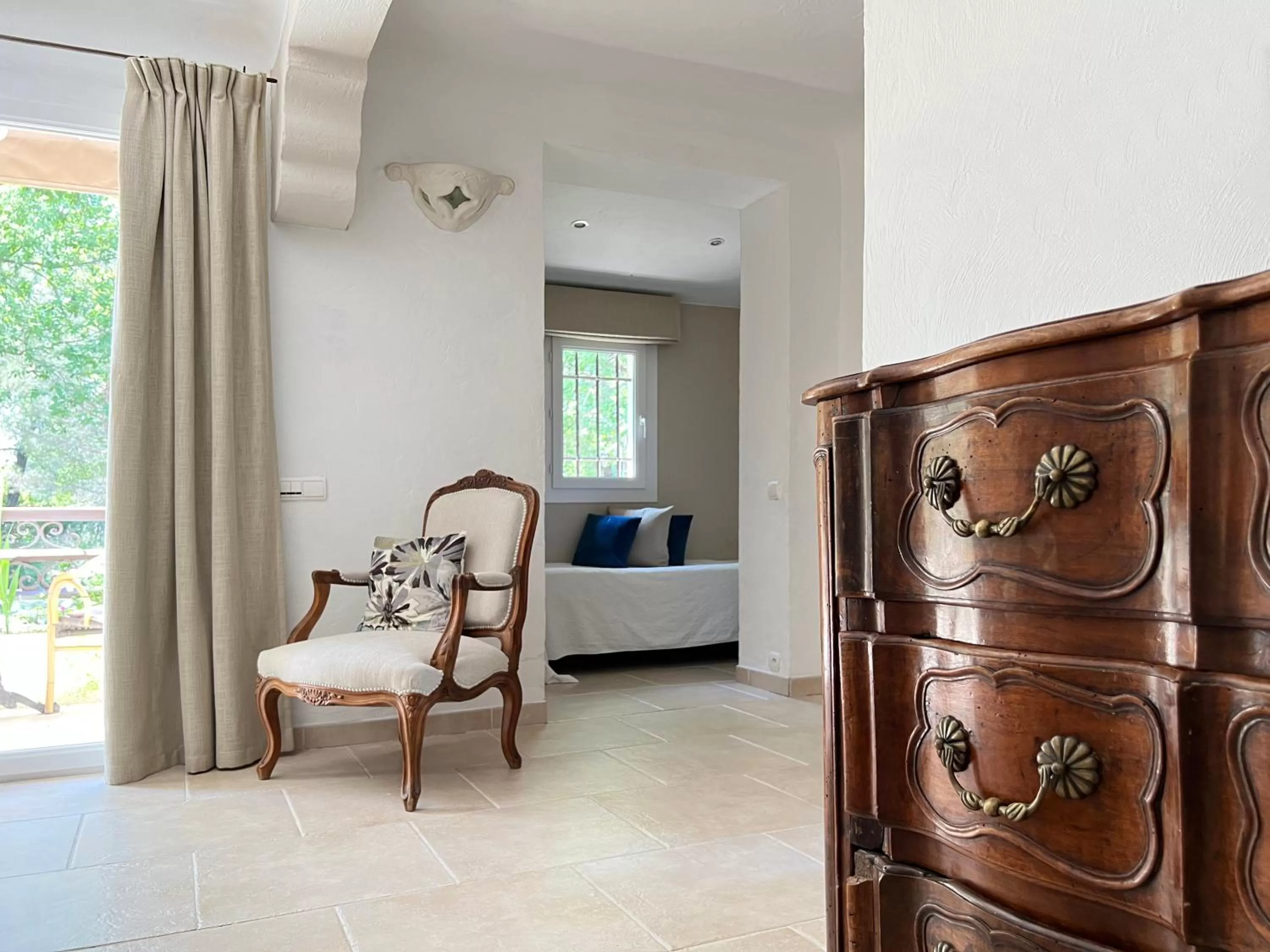 Bedroom, Bed in Hotel Les Messugues