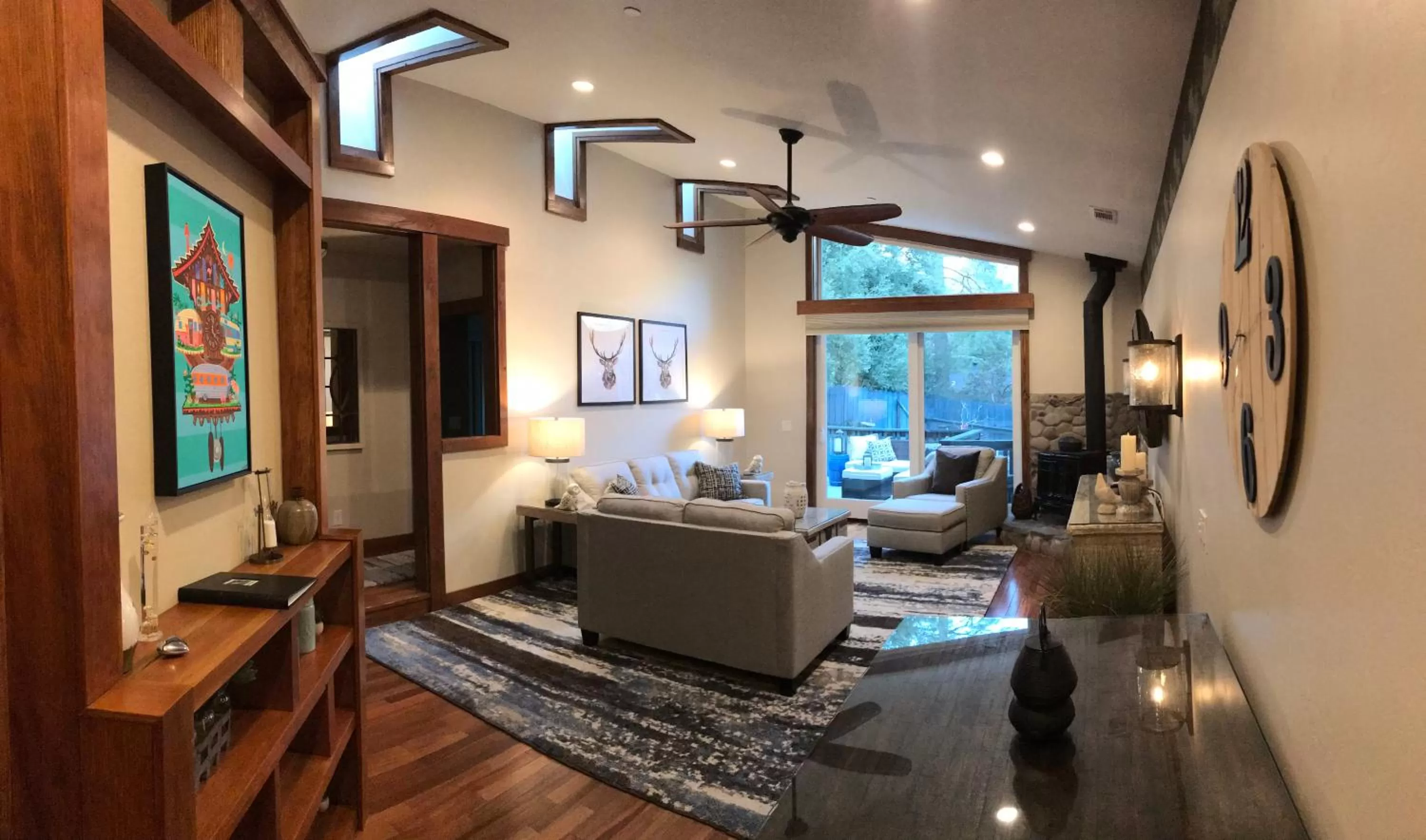 Living room in The Grand Idyllwild Lodge